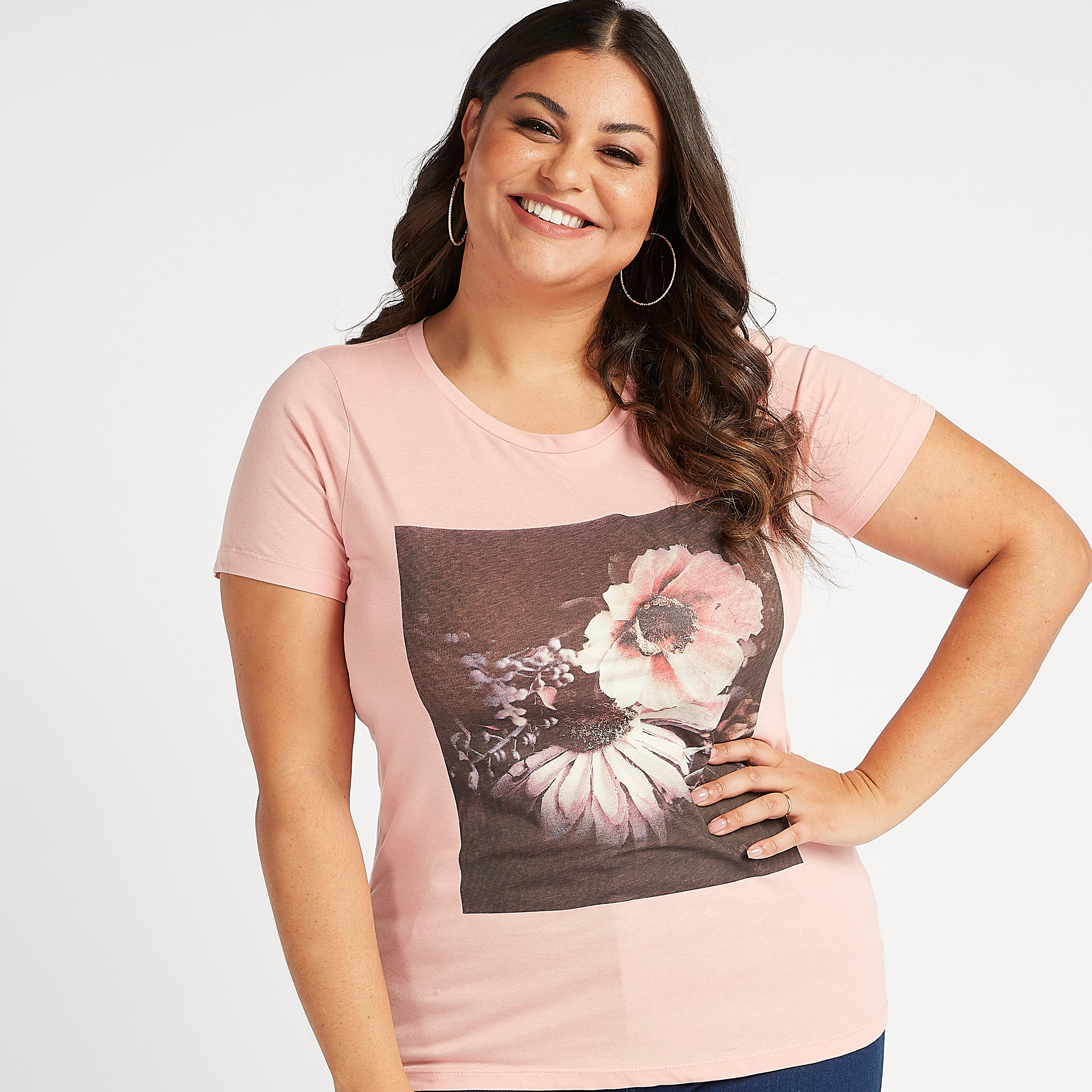 تيشيرت بياقة مستديرة وأكمام قصيرة وطبعات أزهار-women-clothing-tshirts-image-3