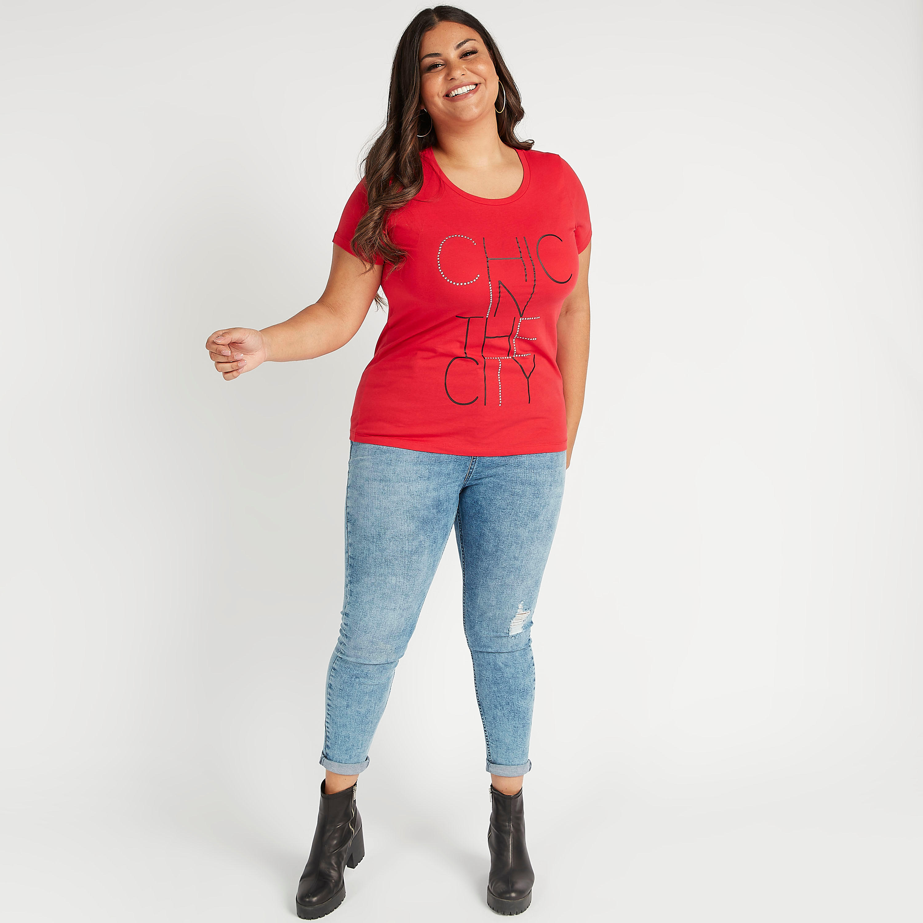 تيشيرت مستدام بياقة ضيّقة وأكمام قصيرة وطبعات شعار-women-clothing-tshirts-image-2