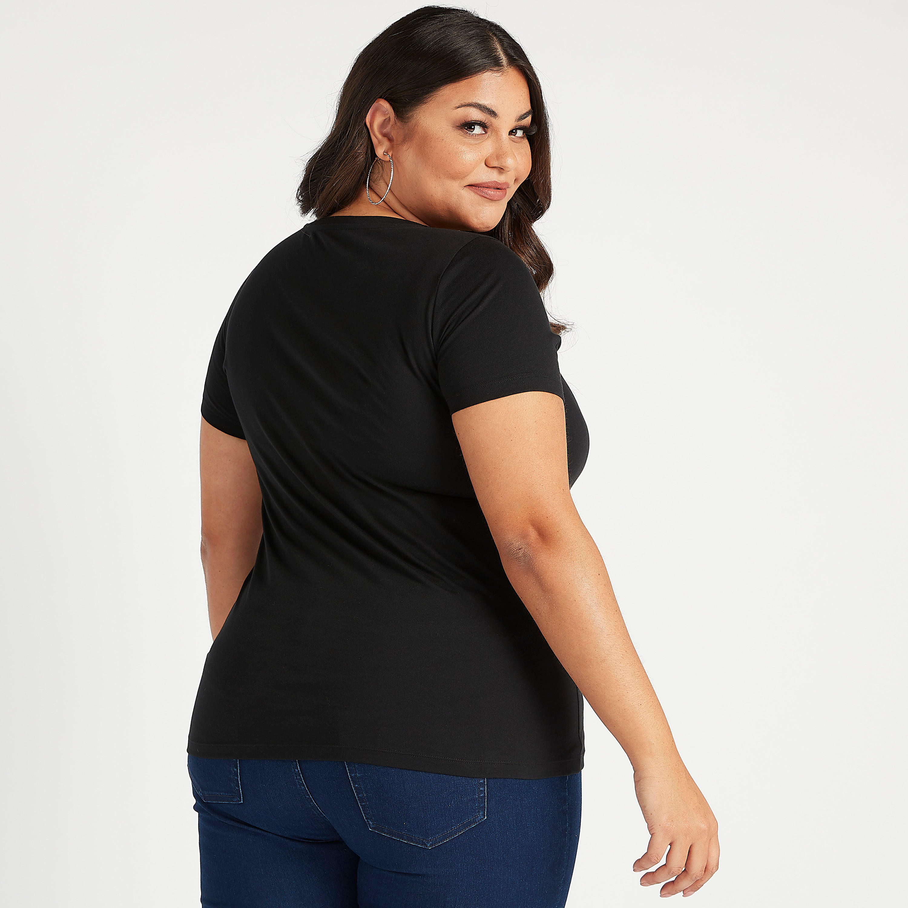 تيشيرت مستدام بياقة مستديرة وأكمام قصيرة وطبعات شعار-women-clothing-tshirts-image-4