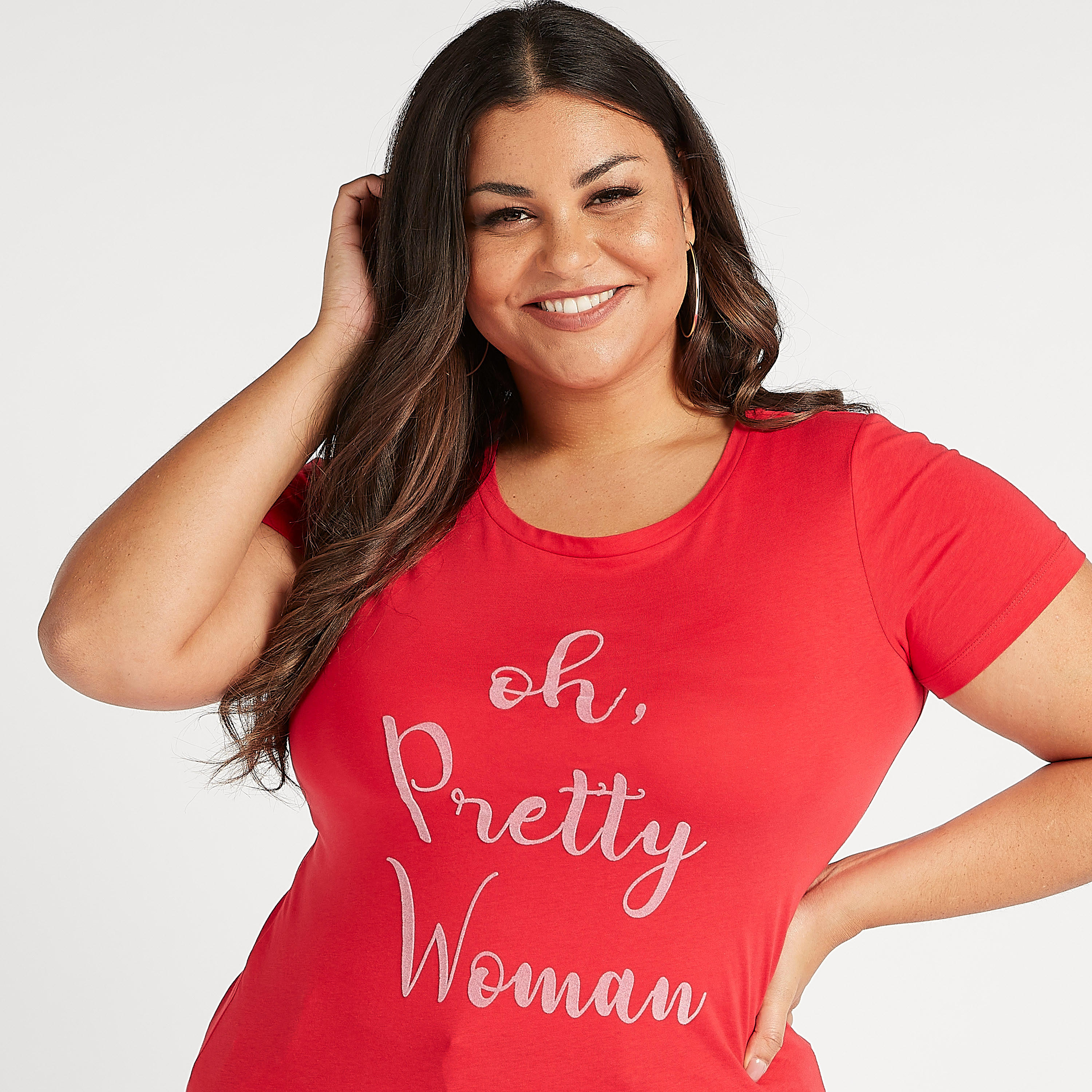 تيشيرت مستدام بطبعات شعار وياقة مستديرة وأكمام قصيرة-women-clothing-tshirts-image-1