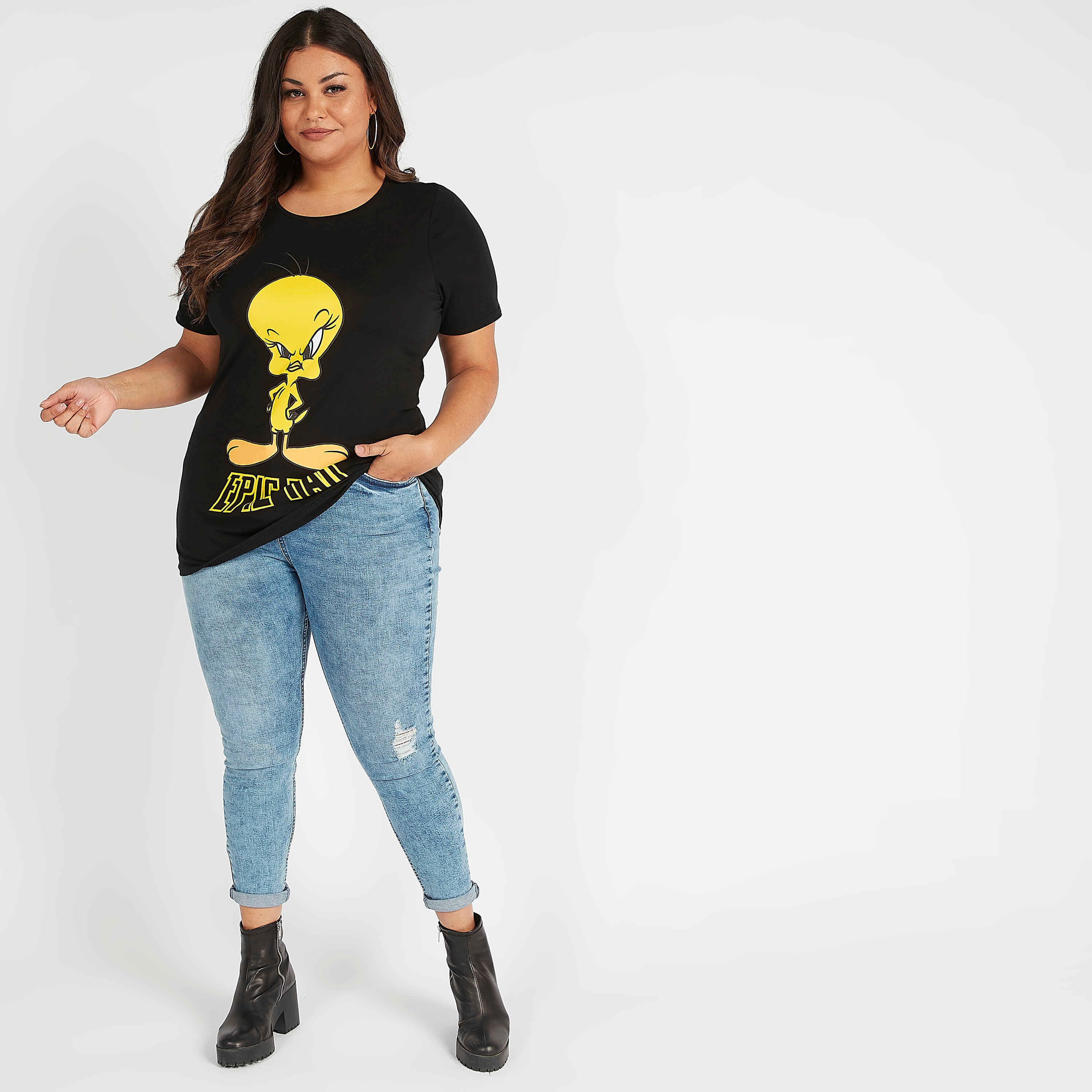 تيشيرت بياقة ضيّقة وأكمام قصيرة وطبعات-women-clothing-tshirts-image-2