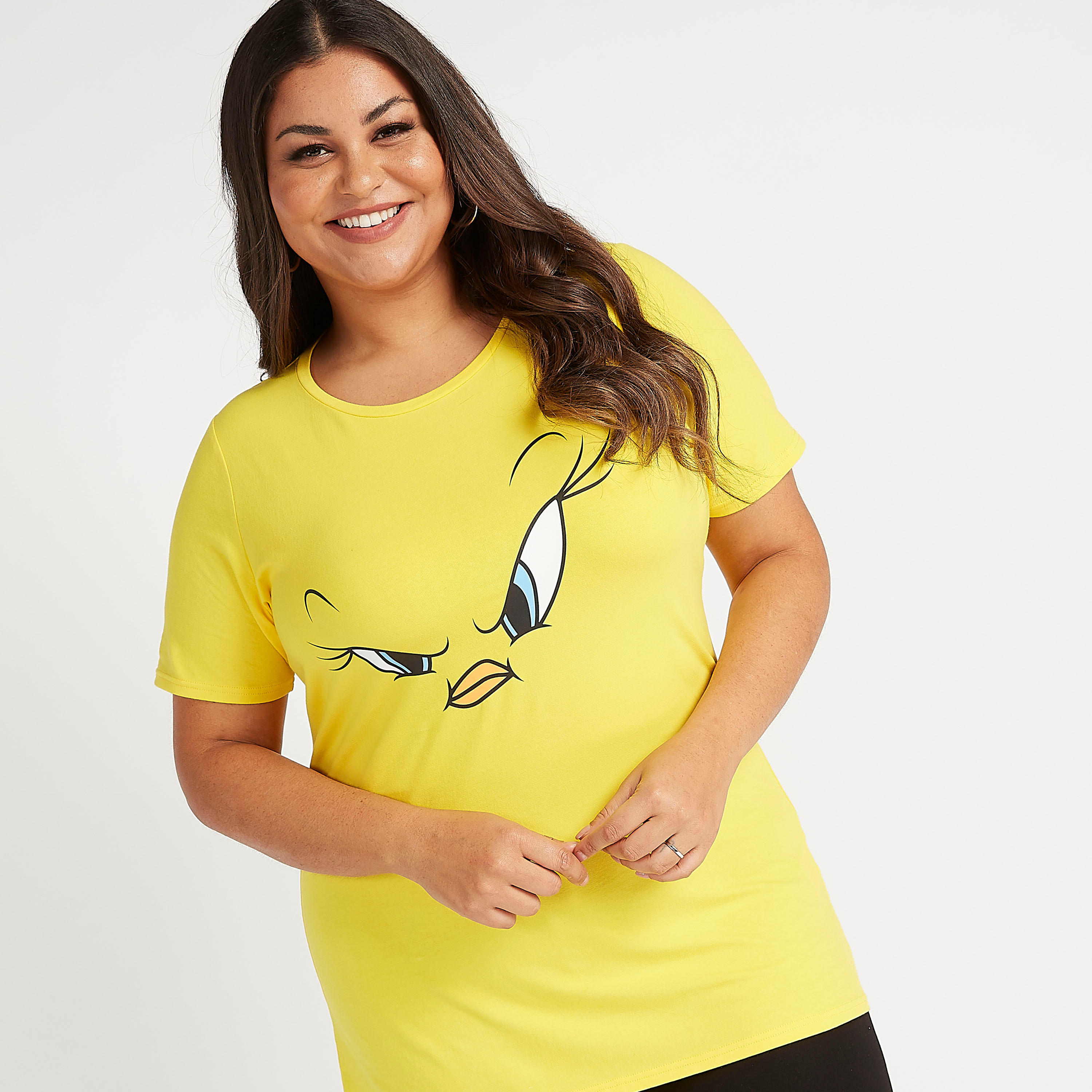 تيشيرت بياقة ضيّقة وأكمام قصيرة وطبعات تويتي-women-clothing-tshirts-image-3