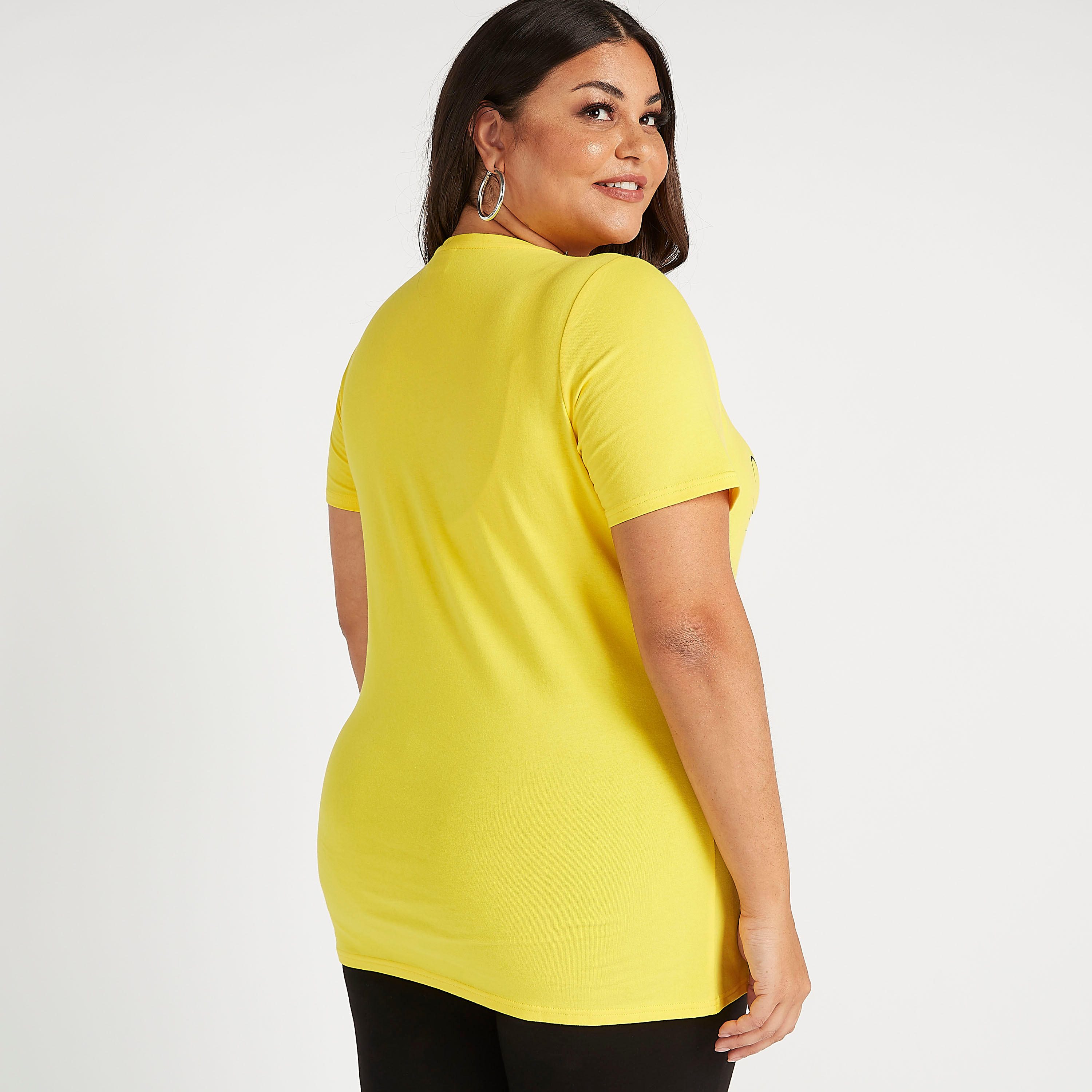 تيشيرت بياقة ضيّقة وأكمام قصيرة وطبعات تويتي-women-clothing-tshirts-image-4