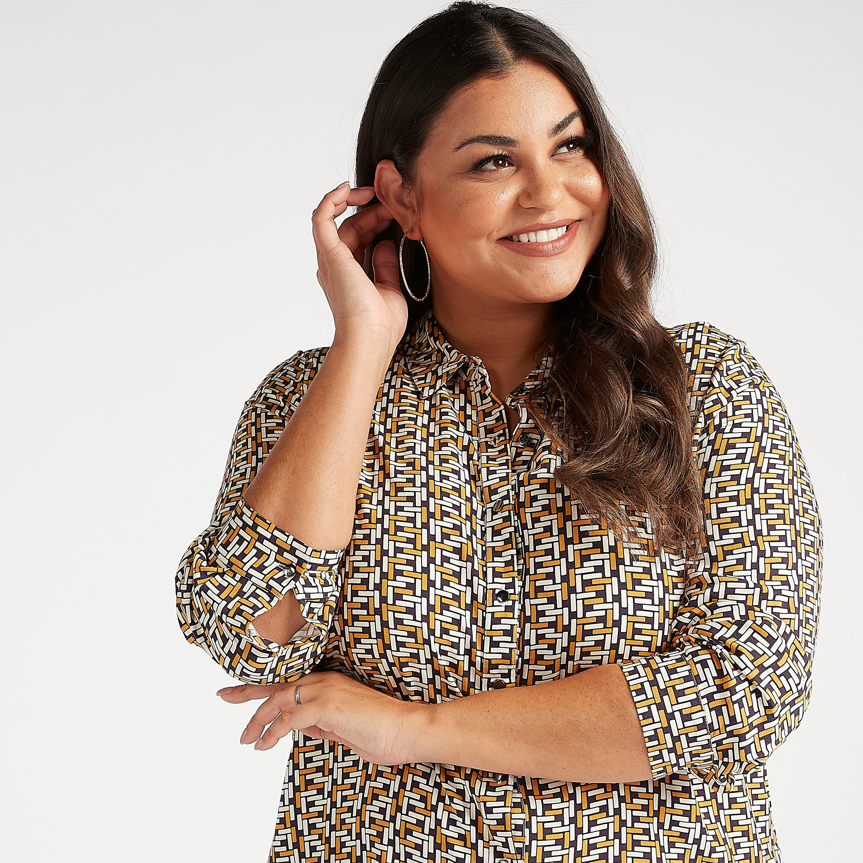 بلوزة بطبعات وياقة عادية وأكمام طويلة-women-clothing-shirtsandblouses-blouses-image-1