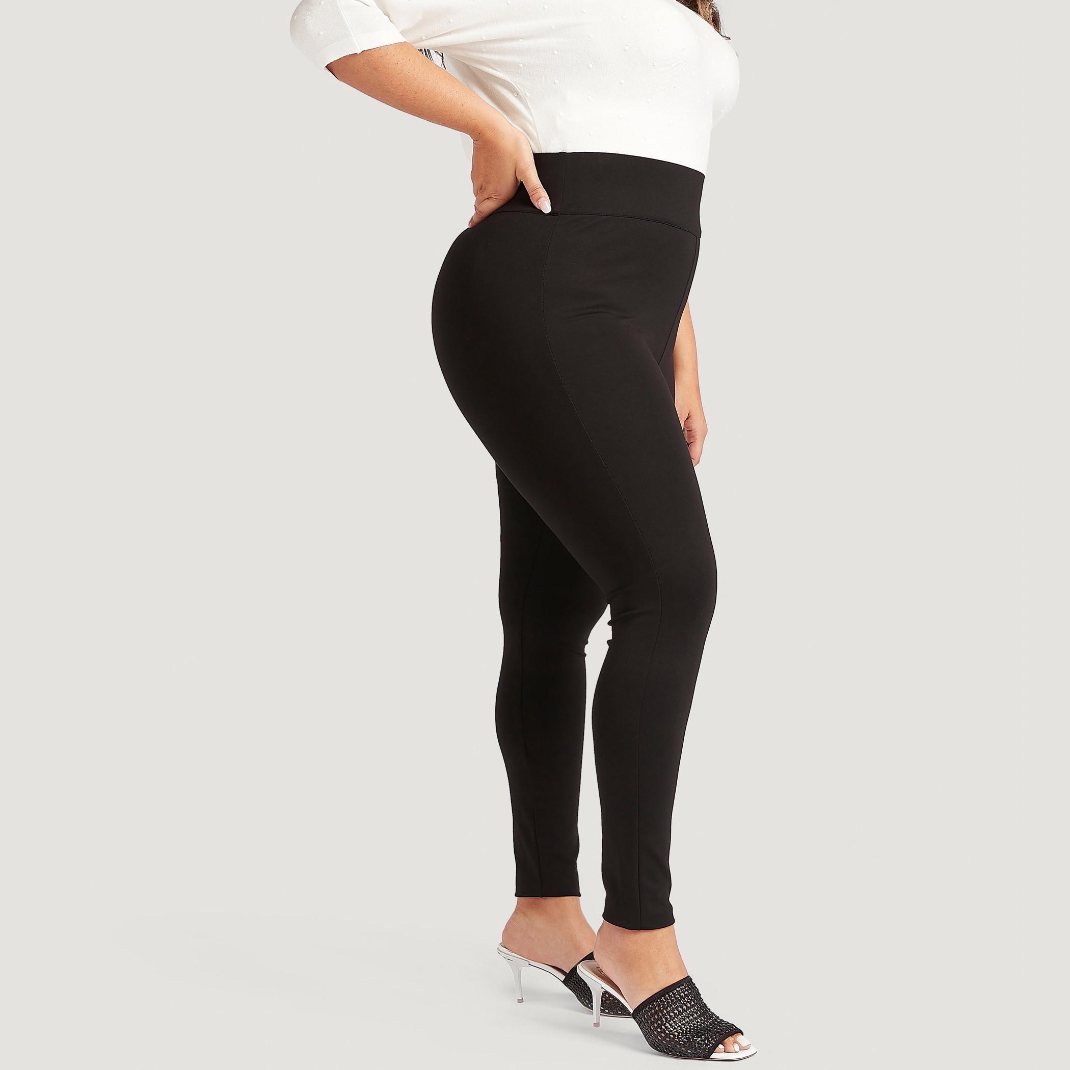 بنطلون ليقنز سادة بخصر مطّاطي-women-clothing-bottoms-leggings-image-5