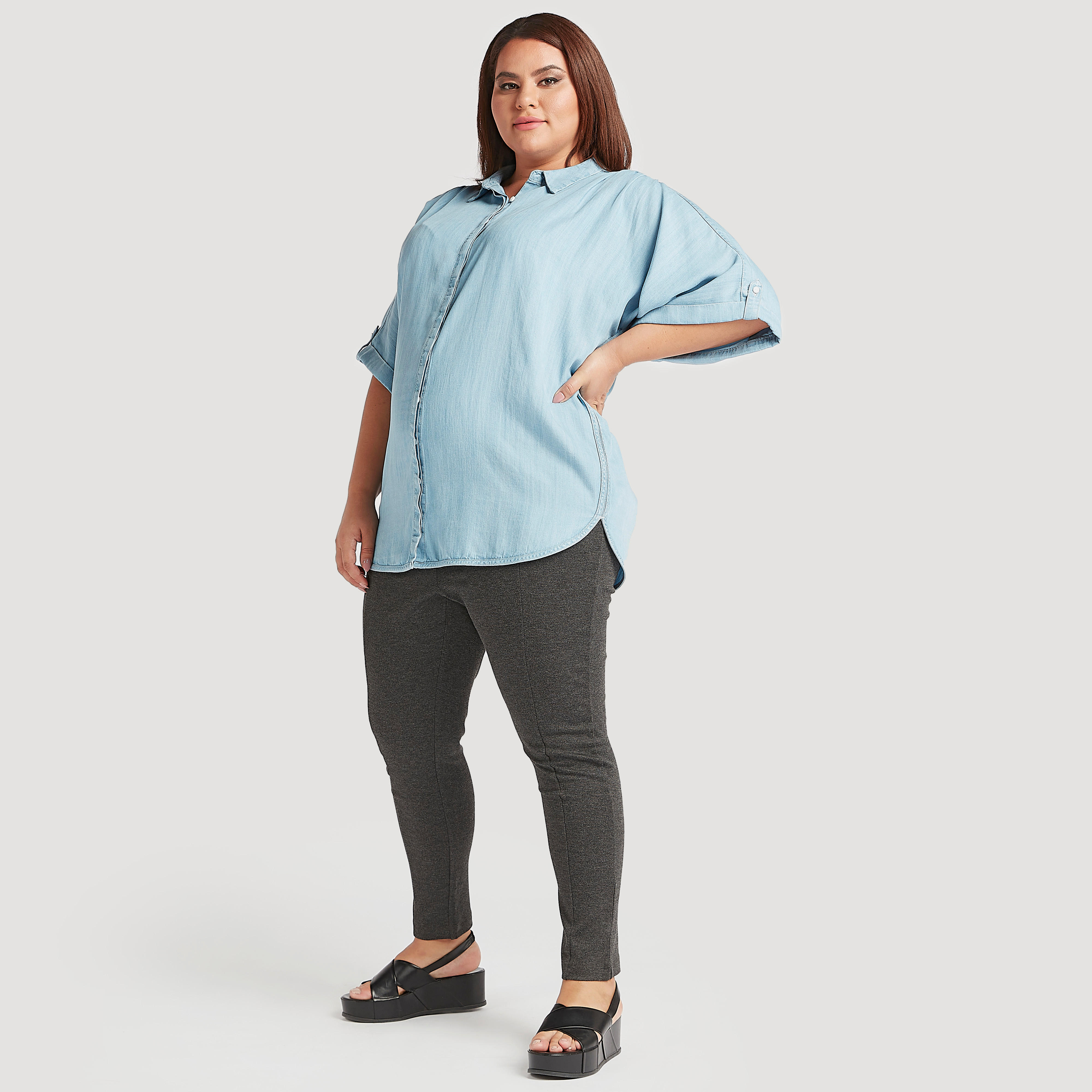 قميص سادة بزر إغلاق وياقة عادية وأكمام قصيرة-women-clothing-shirtsandblouses-blouses-image-5