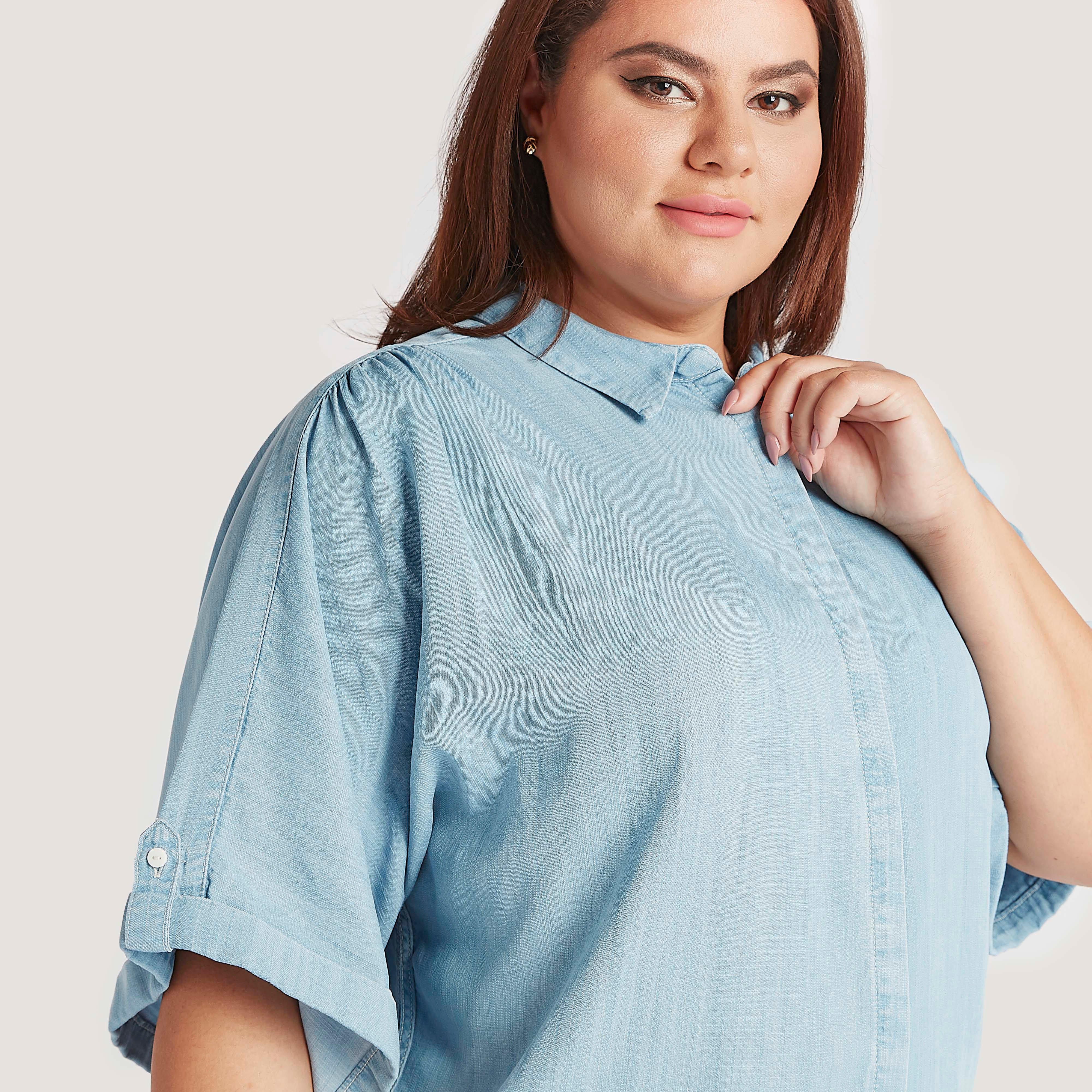 قميص سادة بزر إغلاق وياقة عادية وأكمام قصيرة-women-clothing-shirtsandblouses-blouses-image-2