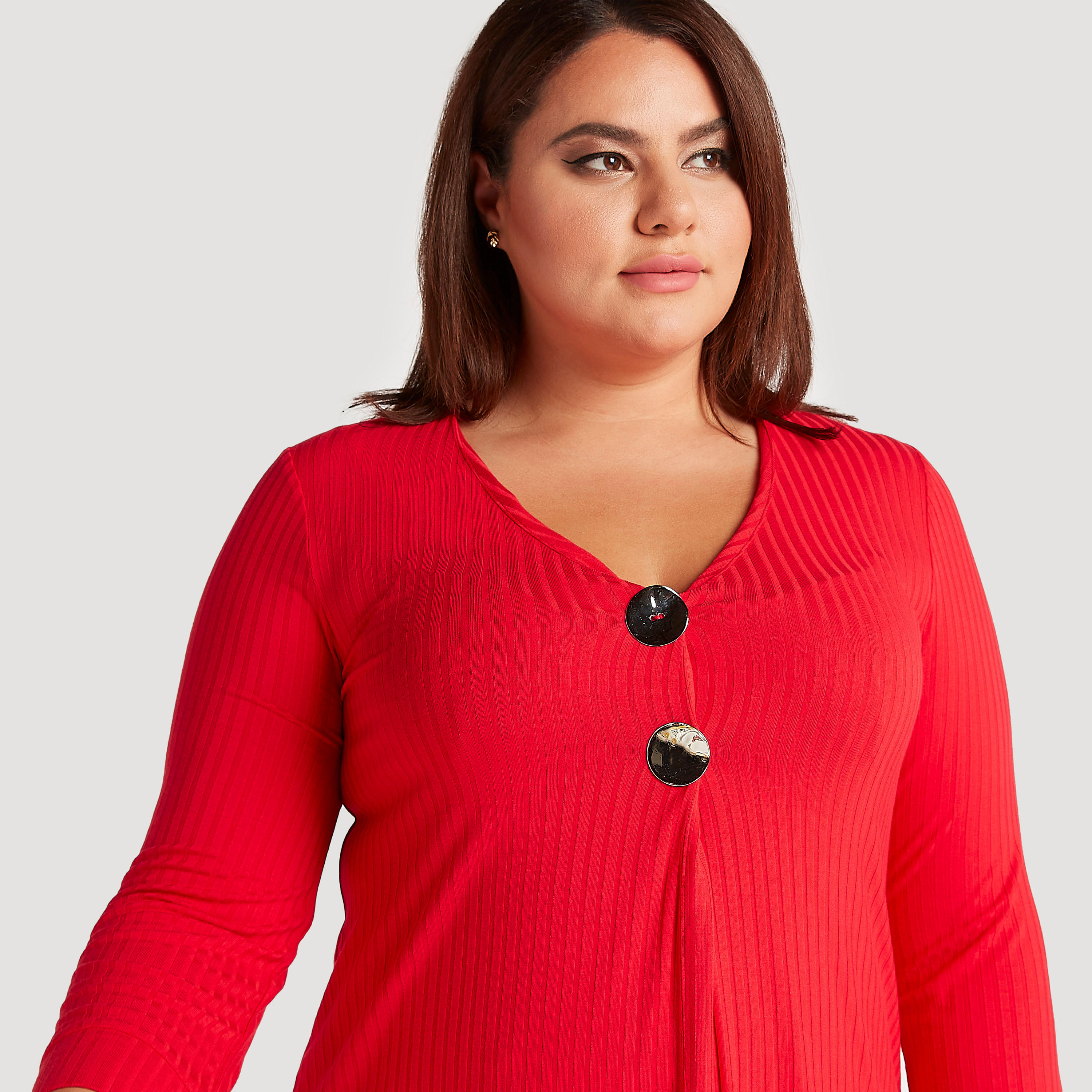 بلوزة بارزة الملمس بأكمام طويلة وياقة v وتفاصيل زر-women-clothing-tshirts-image-3