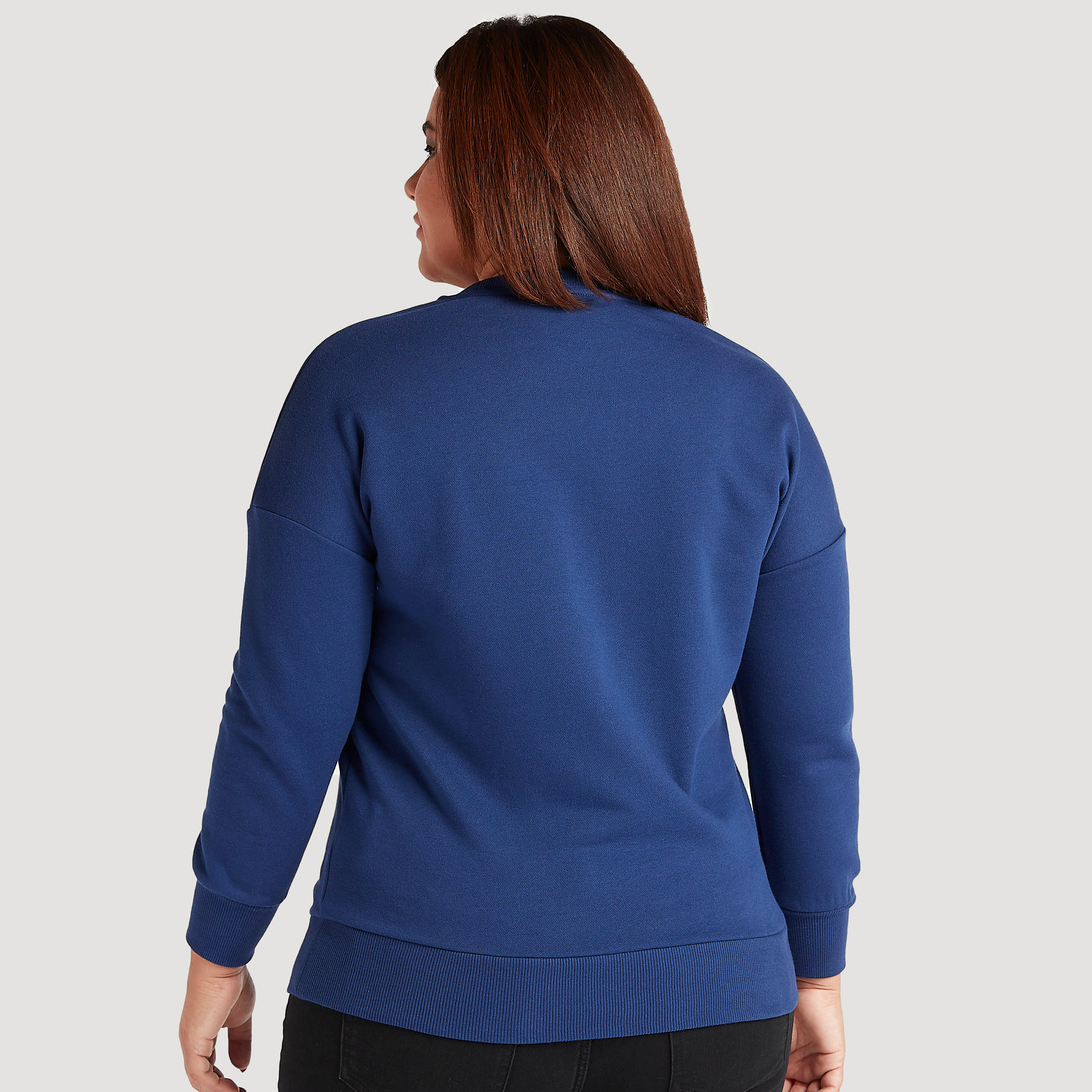 سويت شيرت مزيّن بياقة ضيّقة وأكمام طويلة-women-winterwear-hoodiesandsweatshirts-sweatshirts-image-4