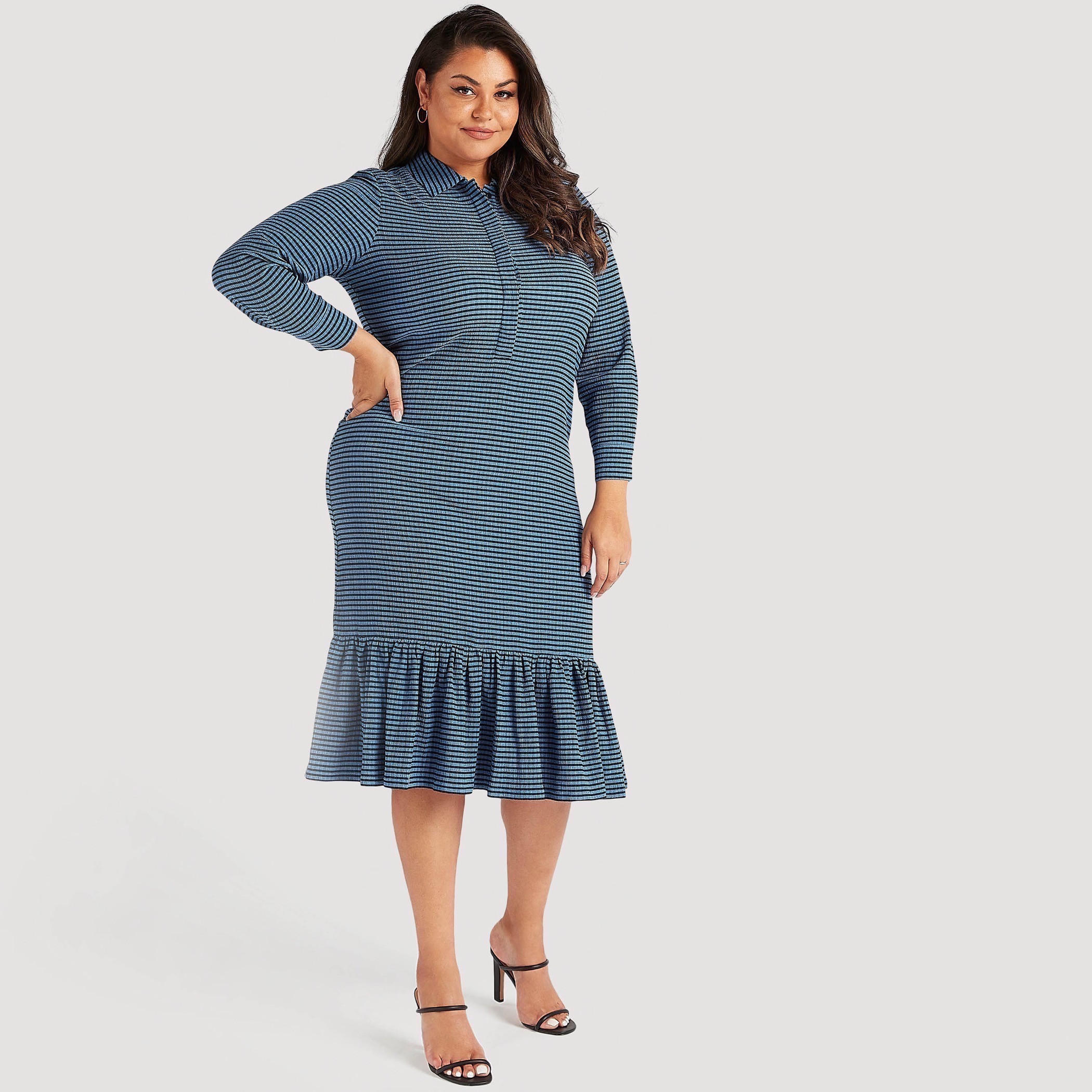 فستان ميدي مخطّط بارز الملمس بأطراف كشكشة وياقة عادية-women-clothing-dresses-image-4