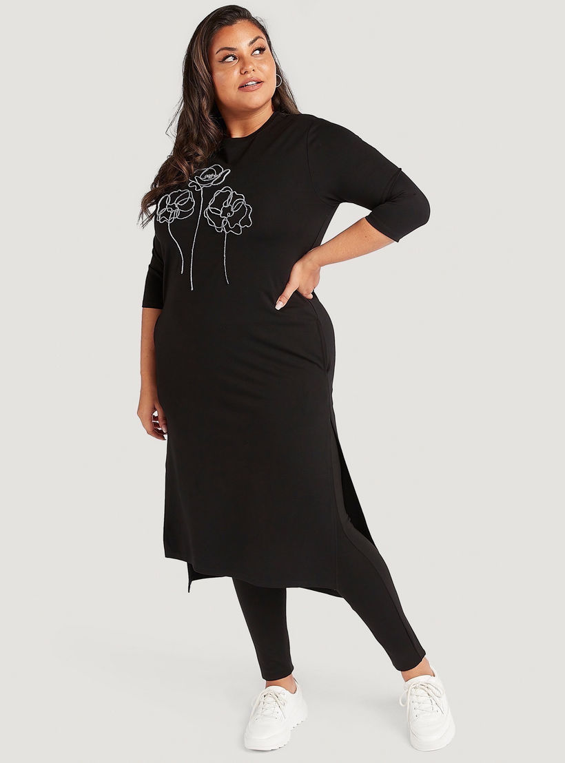 فستان واسع ميدي بتطريز أزهار وأكمام 3/4 وأطراف بطول غير مستوي-women-clothing-dresses-image-1
