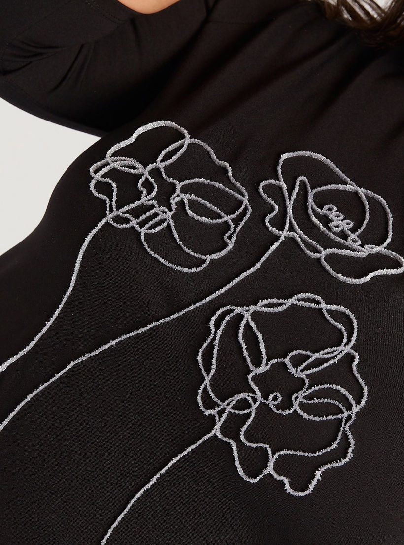فستان واسع ميدي بتطريز أزهار وأكمام 3/4 وأطراف بطول غير مستوي-women-clothing-dresses-image-6