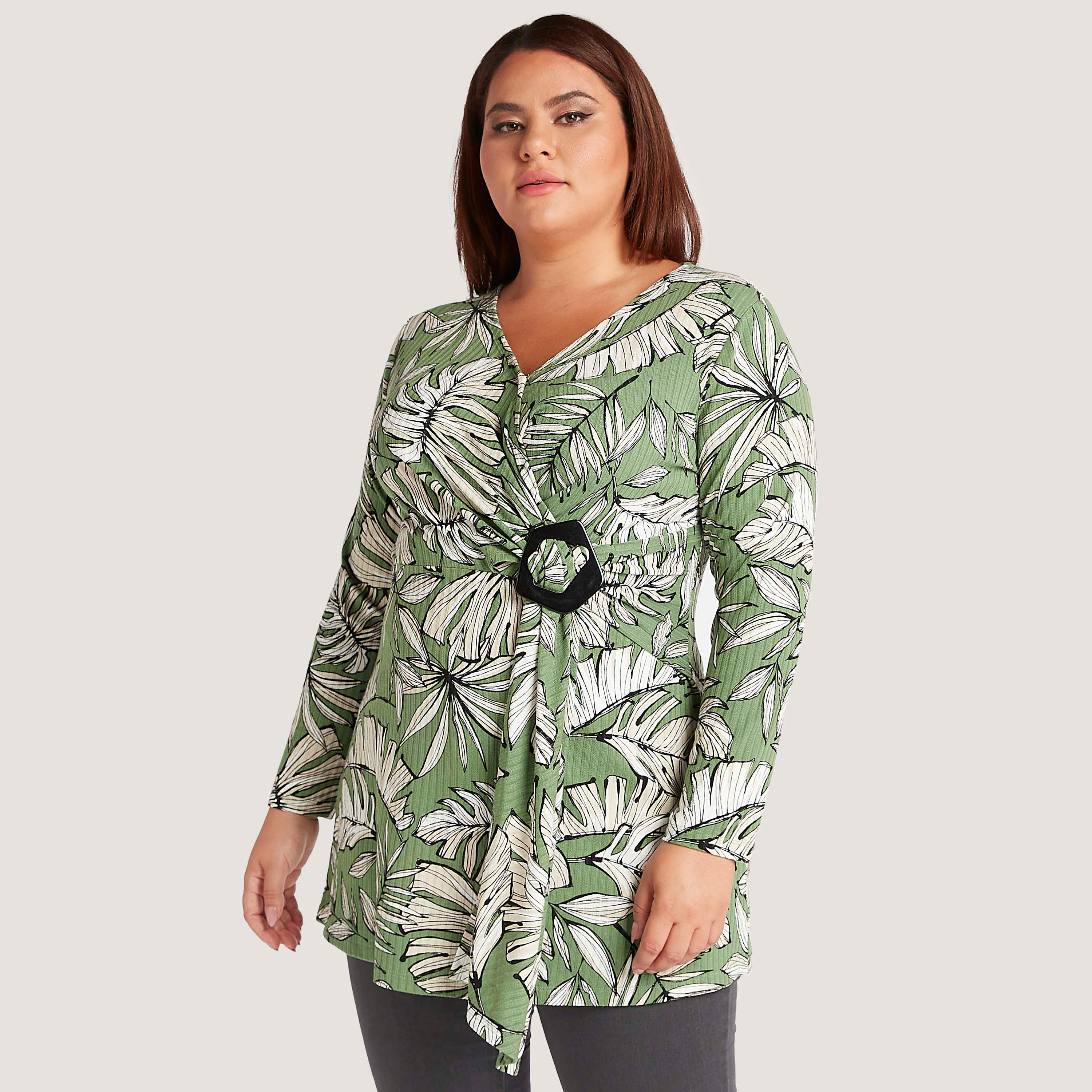 بلوزة بياقة V وأكمام طويلة وطبعات-women-clothing-tshirts-image-5