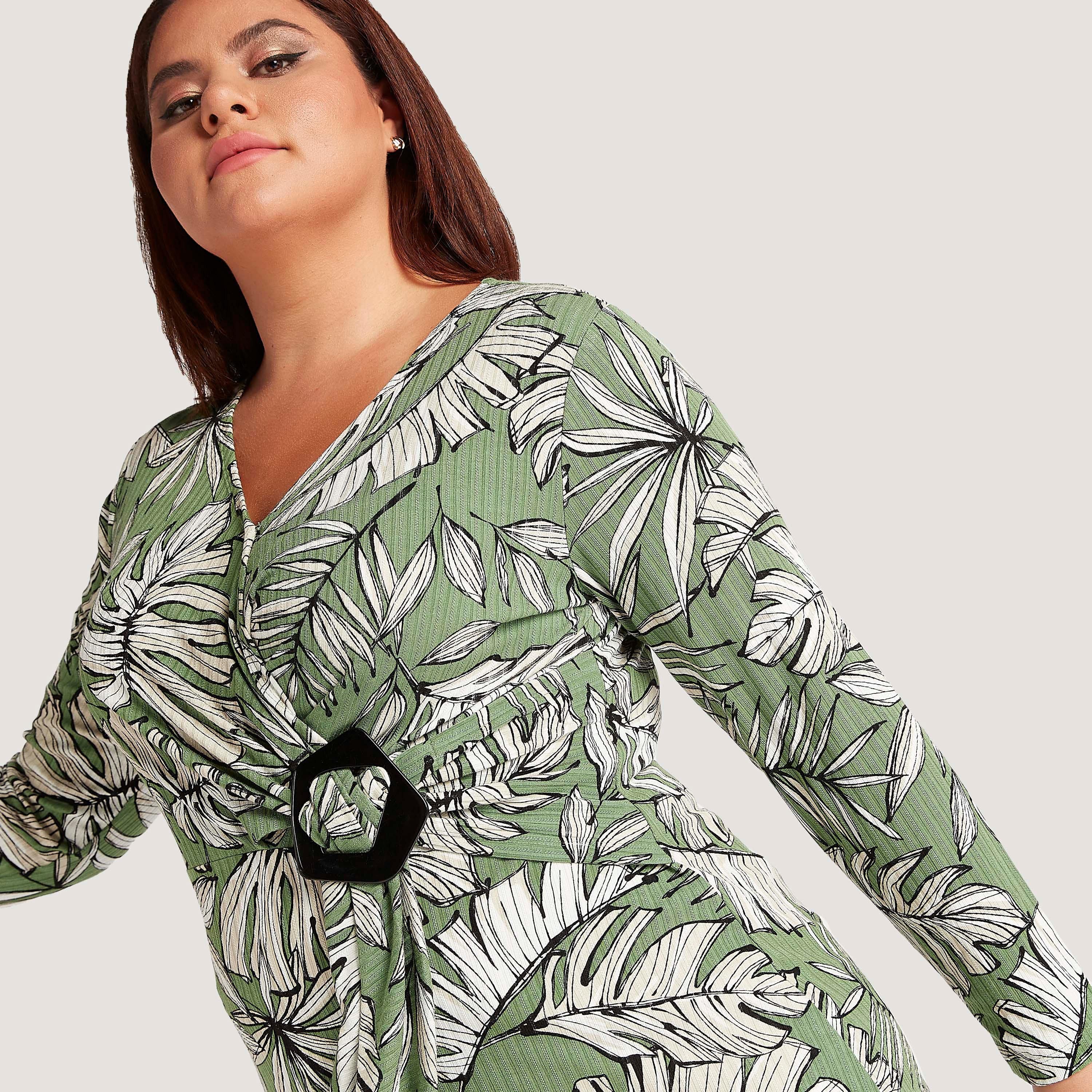 بلوزة بياقة V وأكمام طويلة وطبعات-women-clothing-tshirts-image-6