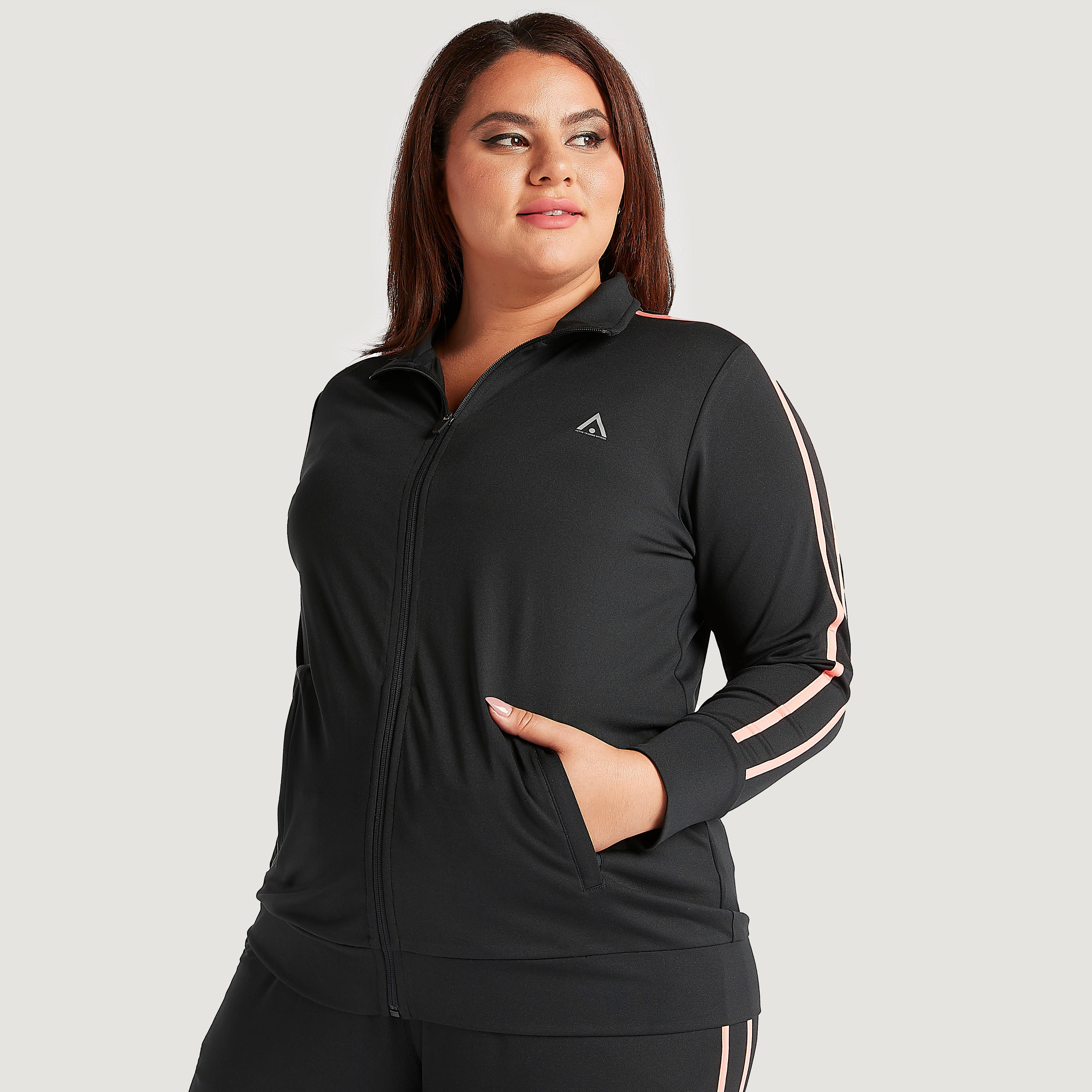 جاكيت خفيف سادة بسحّاب وأكمام طويلة وتفاصيل شريط-women-winterwear-coatsandjackets-jackets-image-1