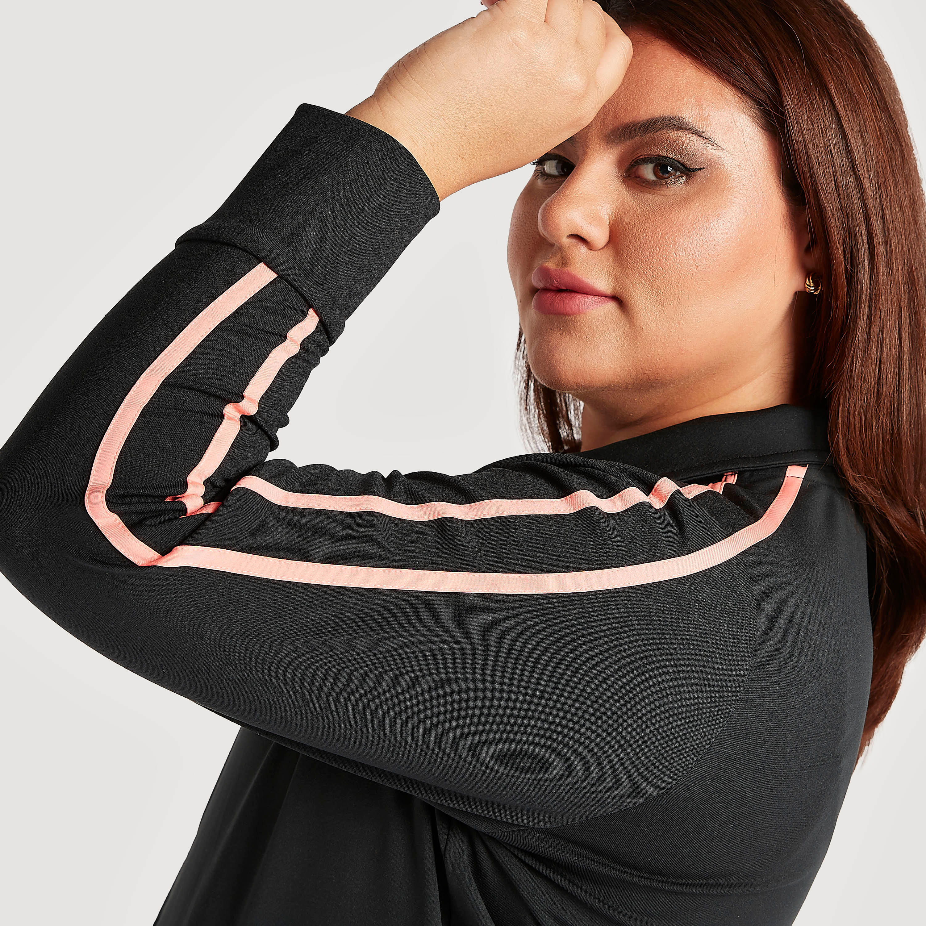 جاكيت خفيف سادة بسحّاب وأكمام طويلة وتفاصيل شريط-women-winterwear-coatsandjackets-jackets-image-3