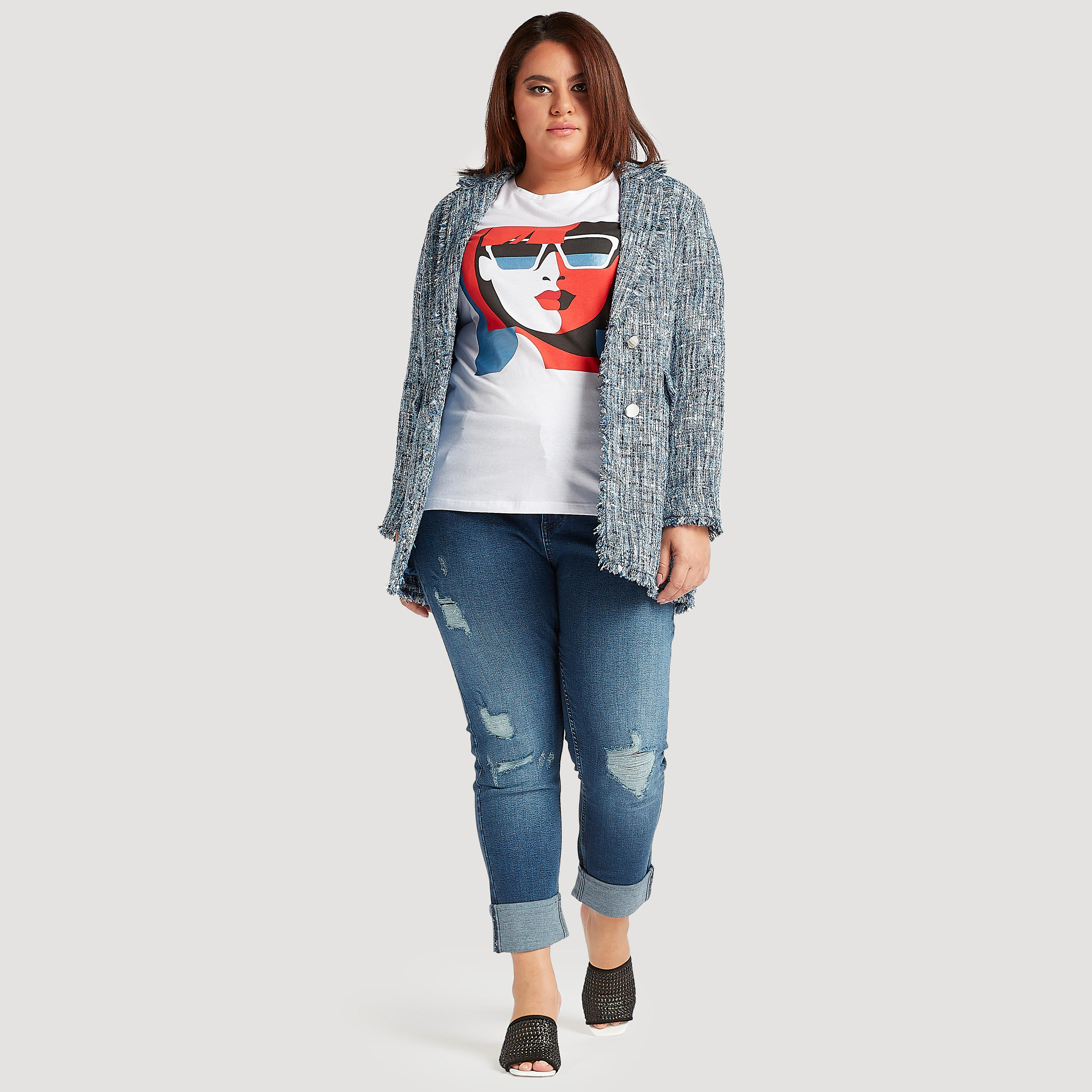 تيشيرت بياقة ضيقة وأكمام قصيرة وطبعات جرافيك-women-clothing-tshirts-image-2