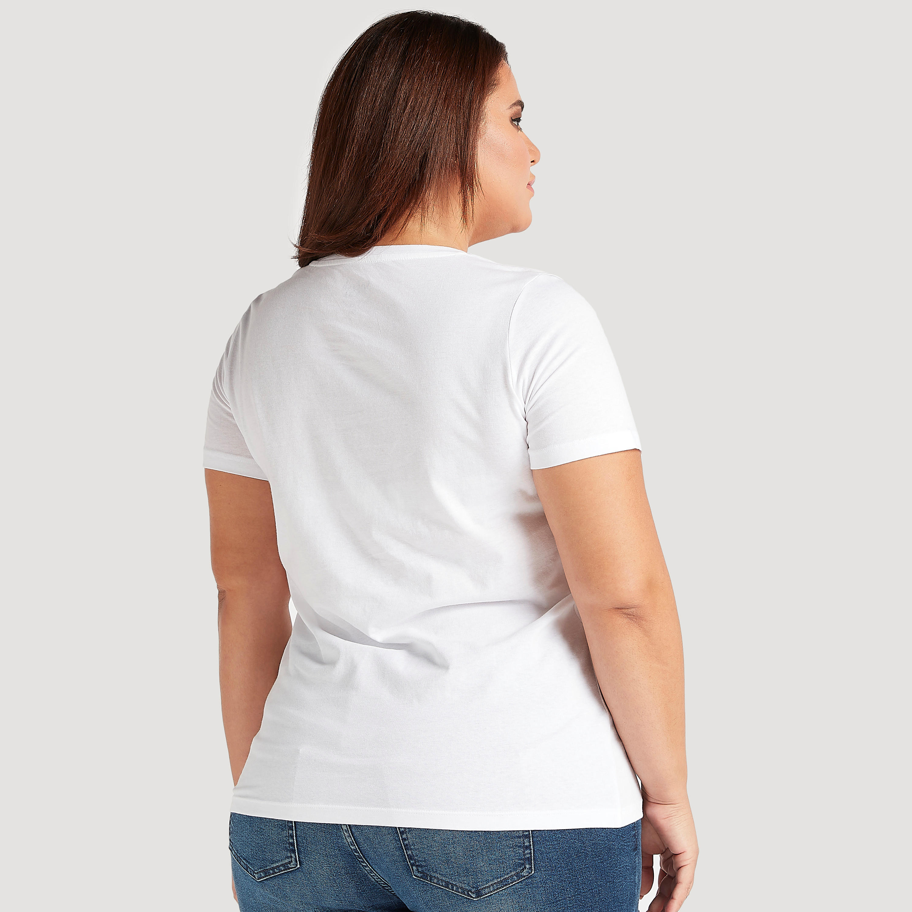 تيشيرت بياقة ضيقة وأكمام قصيرة وطبعات جرافيك-women-clothing-tshirts-image-4