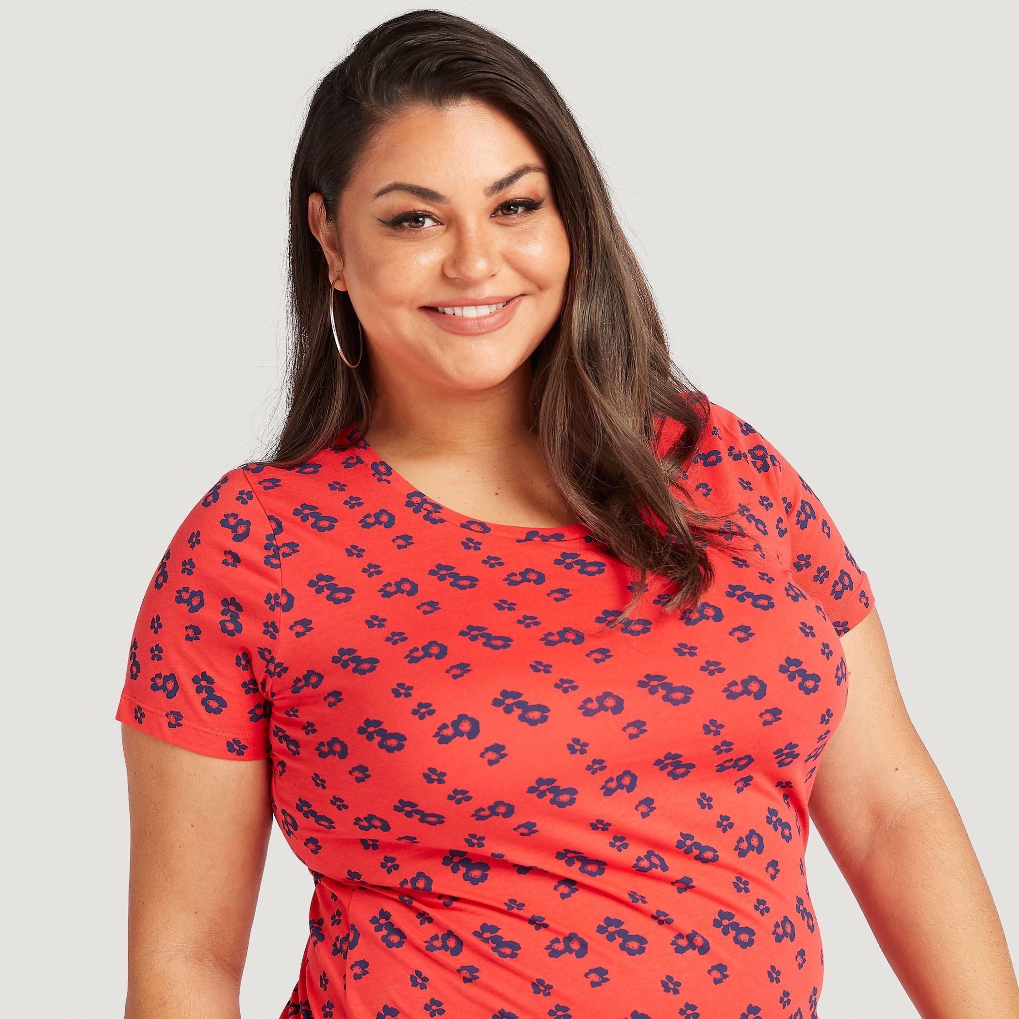 تيشيرت بياقة مستديرة وأكمام قصيرة وطبعات أزهار-women-clothing-tshirts-image-3