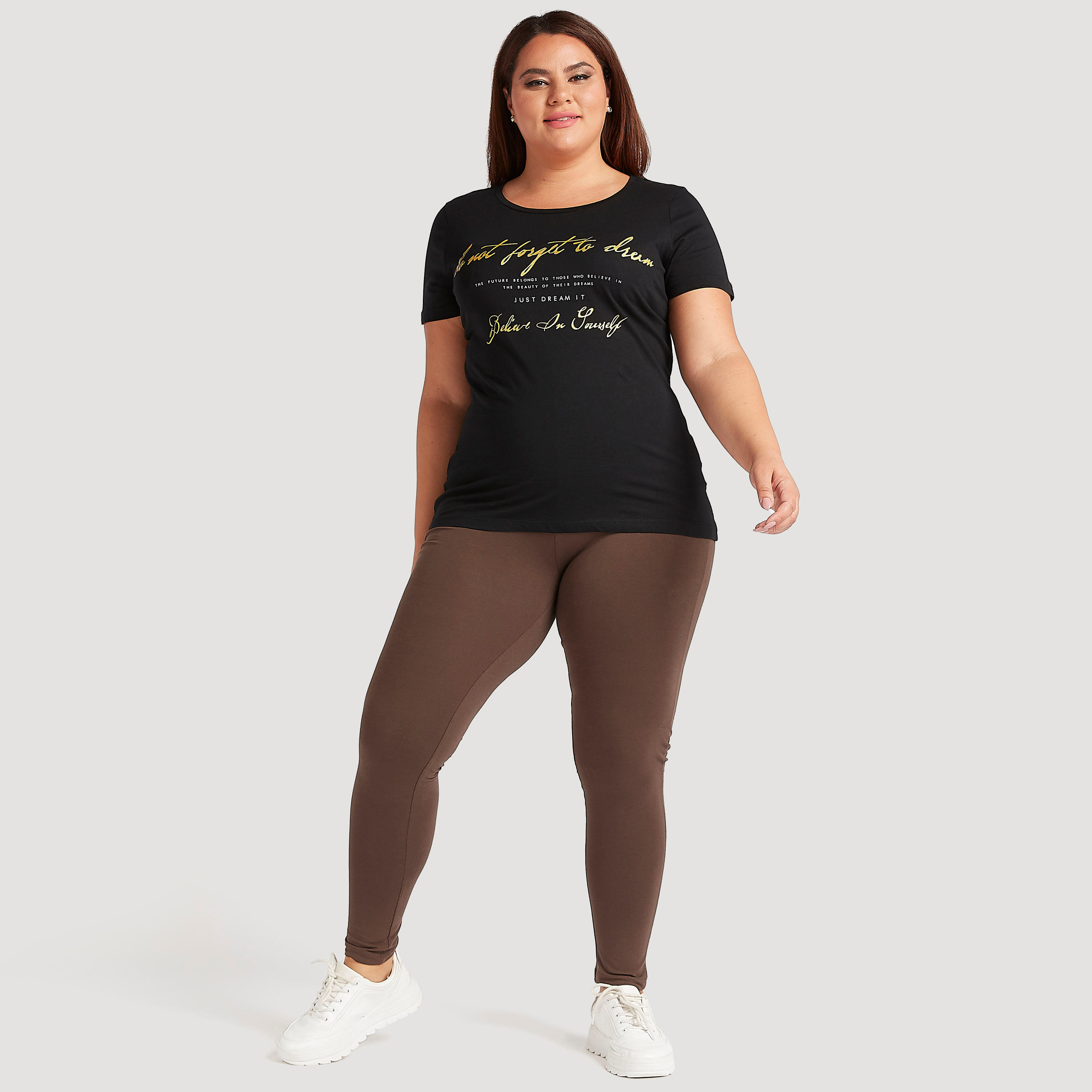 تيشيرت بياقة مستديرة وأكمام قصيرة وطبعات-women-clothing-tshirts-image-2