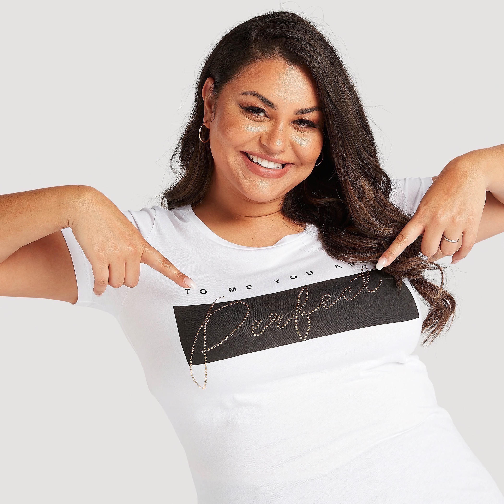تيشيرت بياقة مستديرة وأكمام قصيرة وطبعات-women-clothing-tshirts-image-3