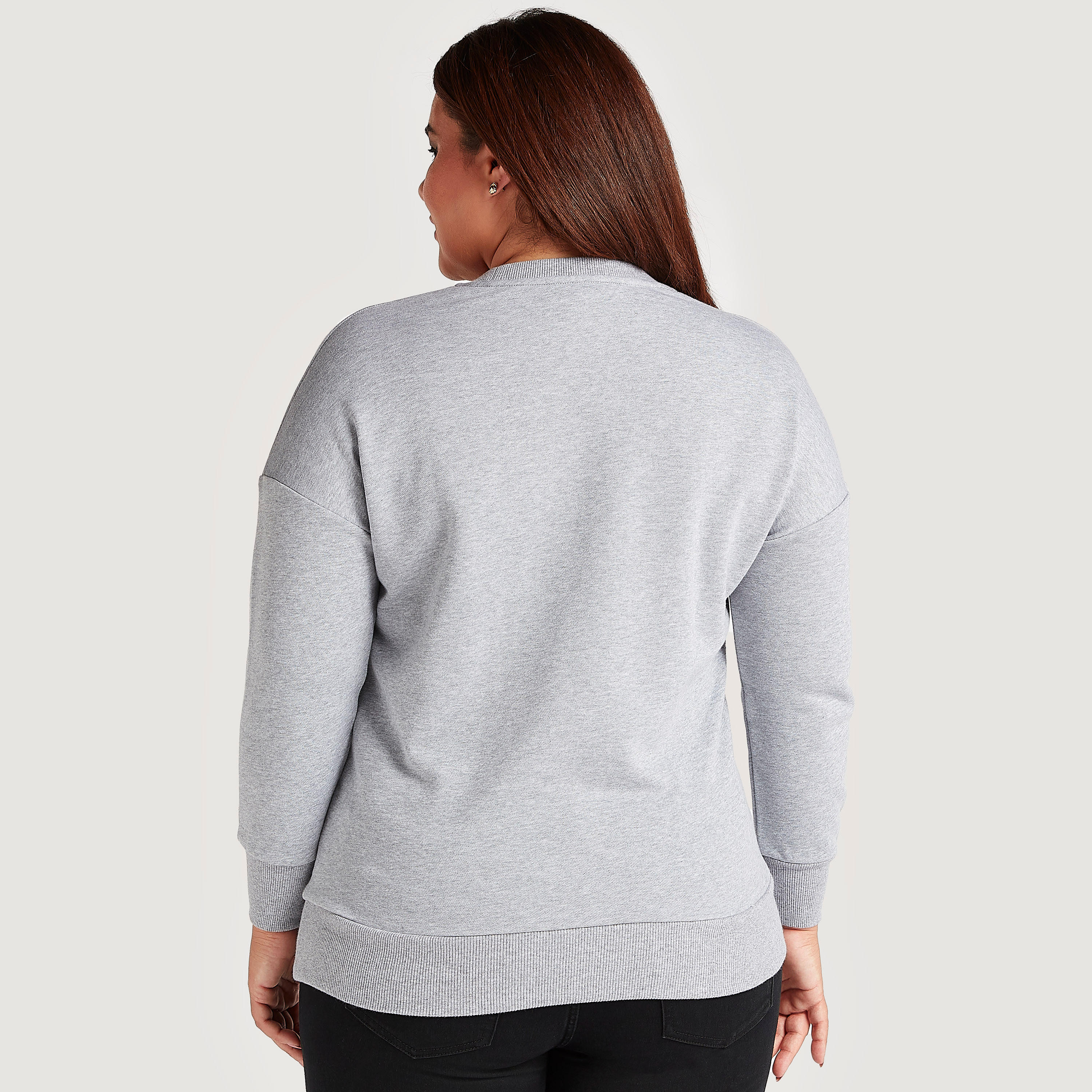 سويت شيرت مزيّن بأكمام طويلة وياقة ضيّقة-women-winterwear-hoodiesandsweatshirts-sweatshirts-image-4