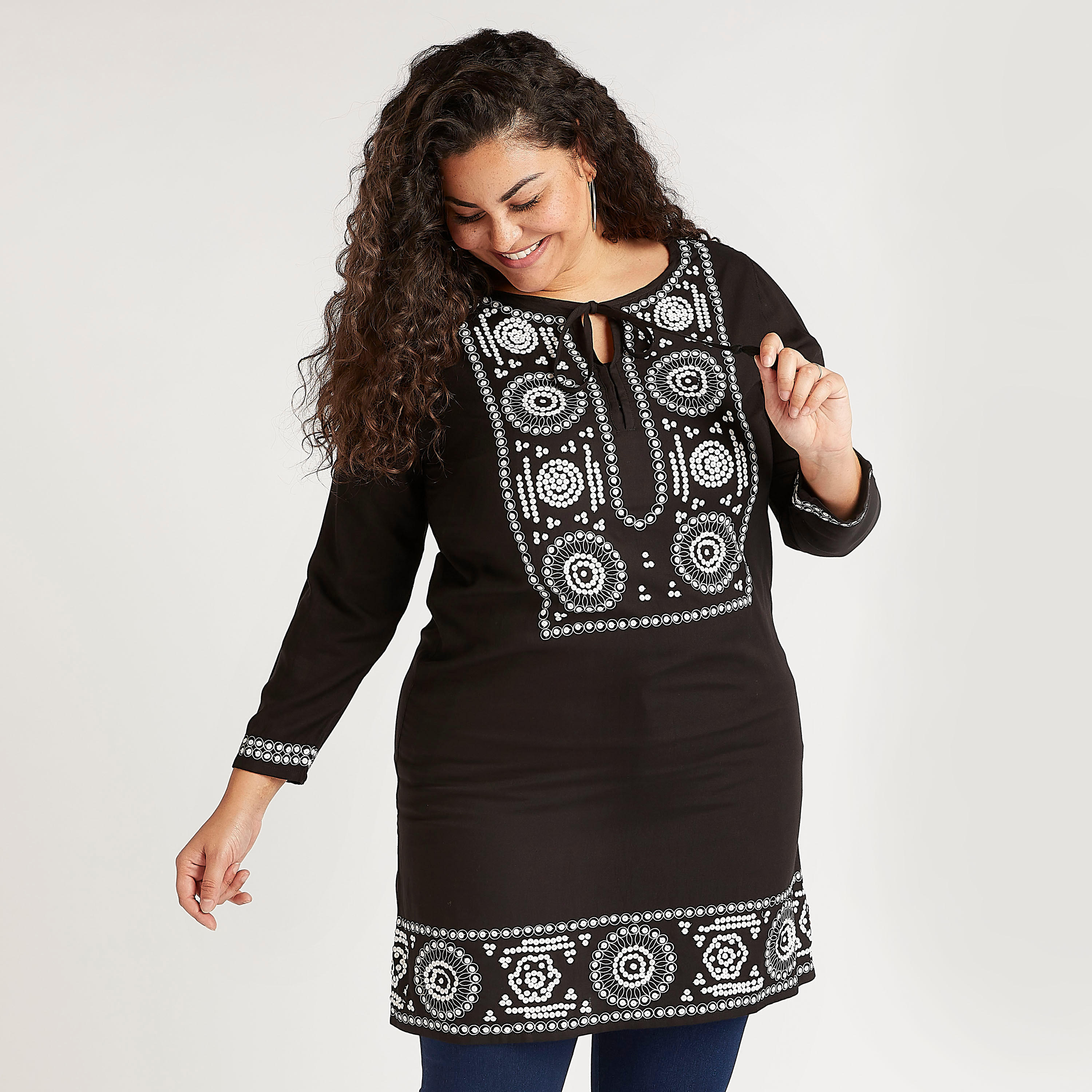 تونيك مزيّن بالترتر بأكمام طويلة وياقة بأربطة-women-clothing-shirtsandblouses-blouses-image-5