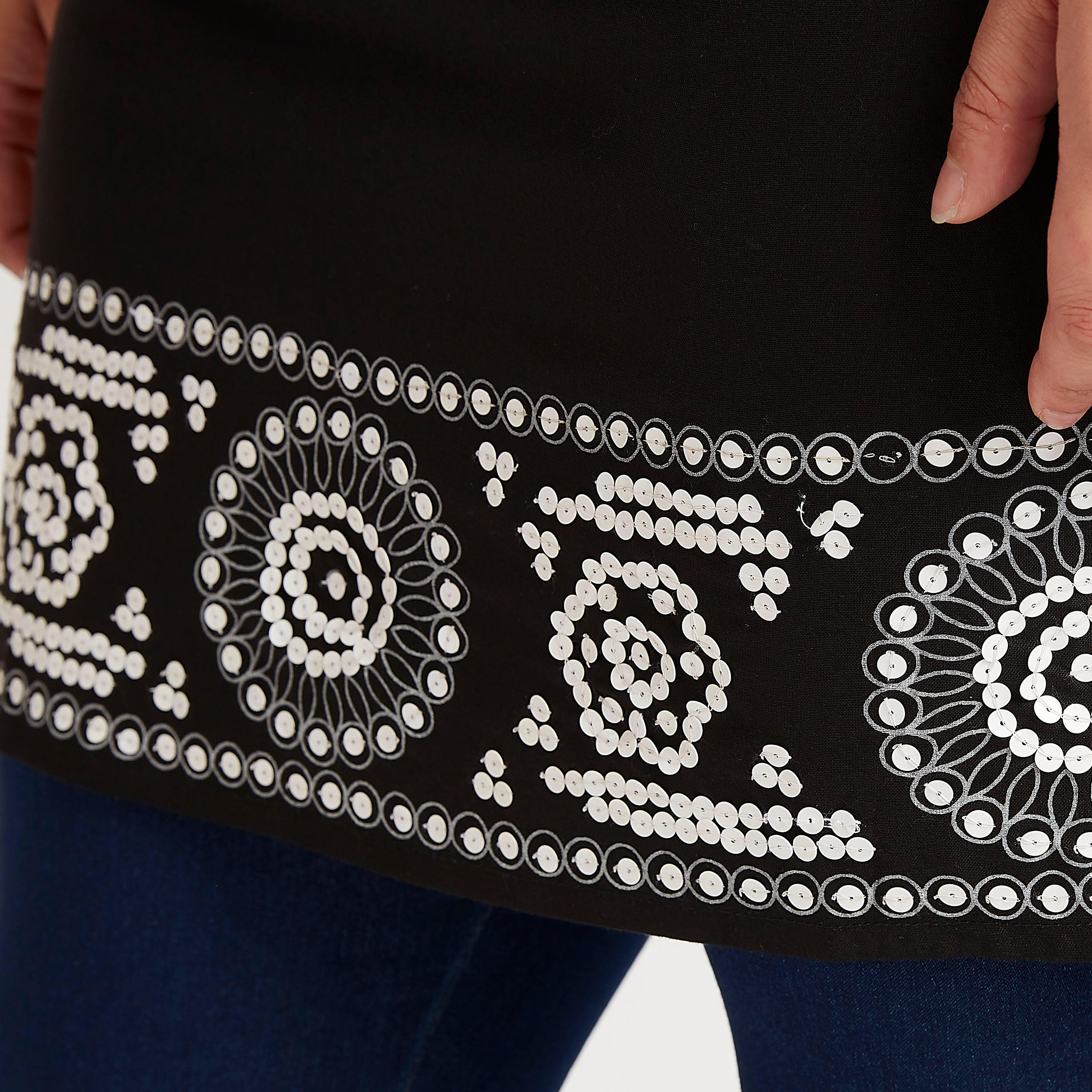 تونيك مزيّن بالترتر بأكمام طويلة وياقة بأربطة-women-clothing-shirtsandblouses-blouses-image-3