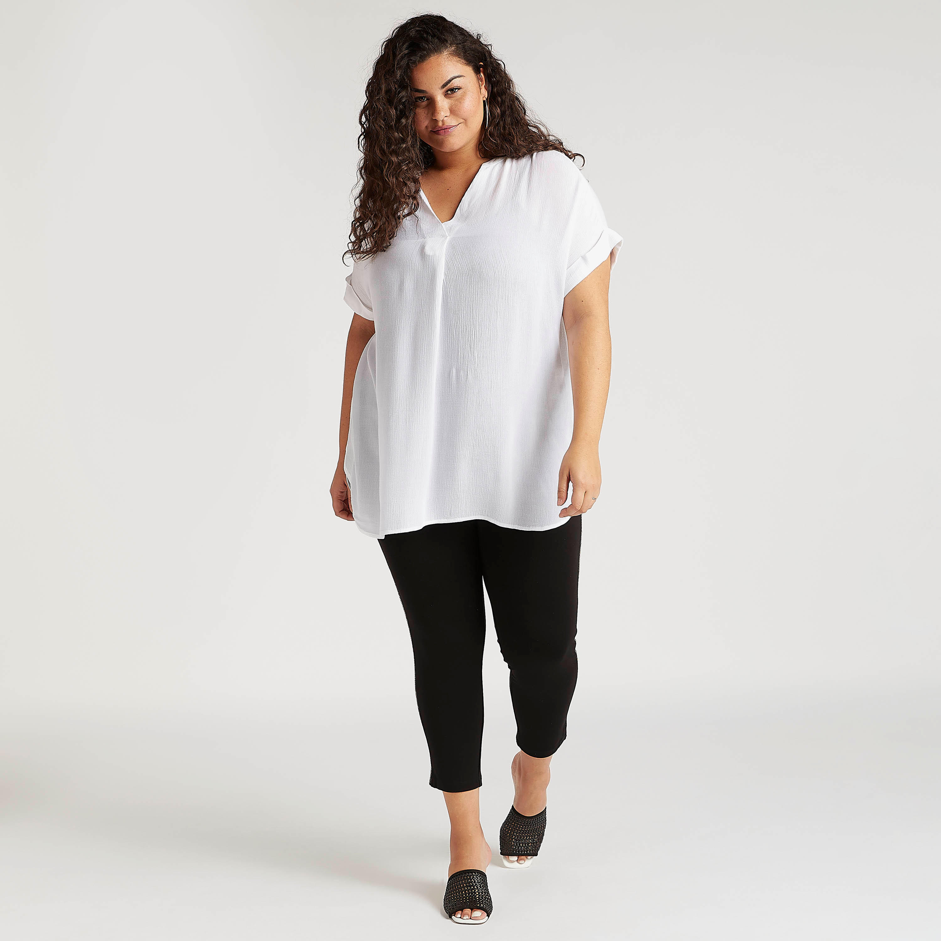 بلوزة سادة بياقة V وأكمام قصيرة وظهر بكشكشة-women-clothing-shirtsandblouses-blouses-image-2