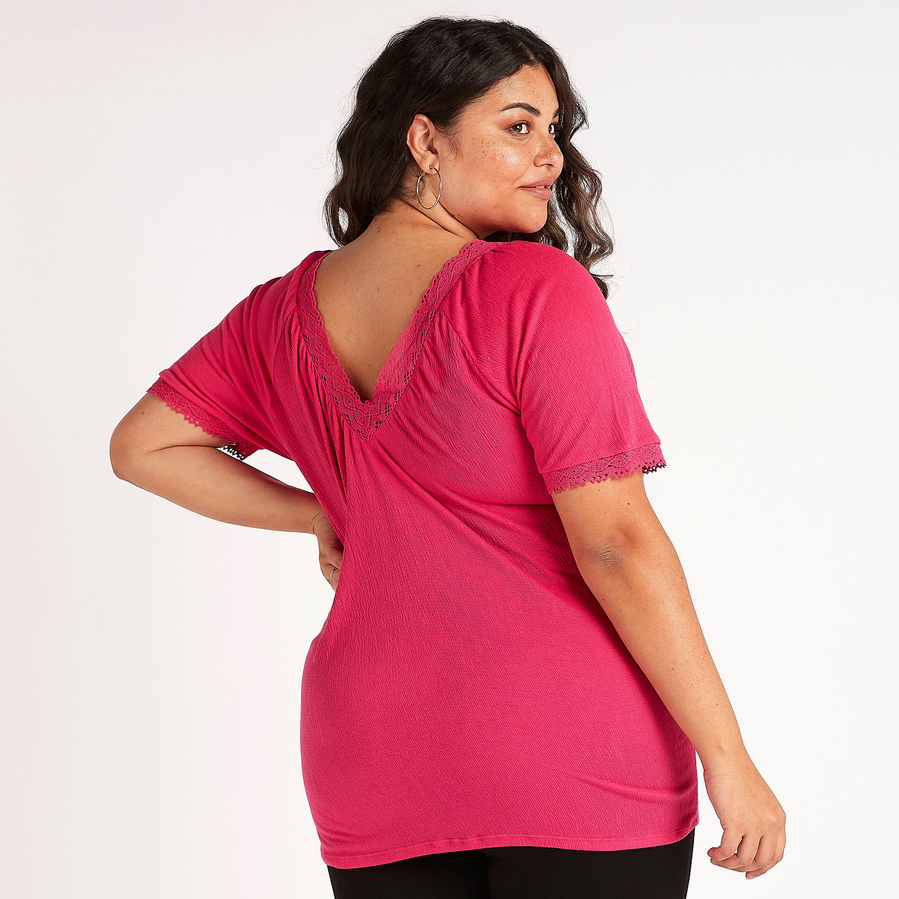 بلوزة بياقة V وأكمام قصيرة وتفاصيل دانتيل-women-clothing-shirtsandblouses-blouses-image-4