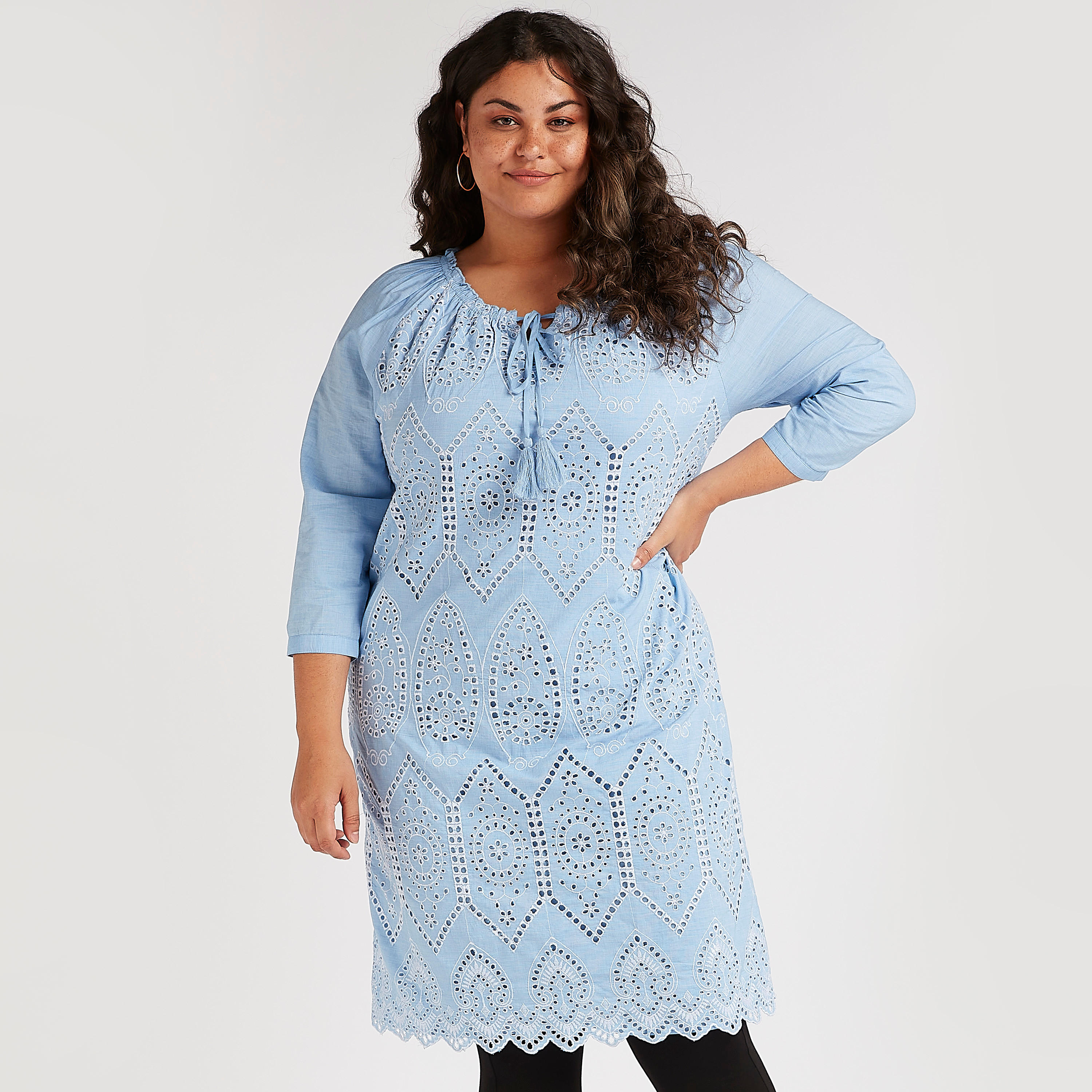 تونك مطرزة بأربطة عنق وأكمام 3/4-women-clothing-shirtsandblouses-blouses-image-1