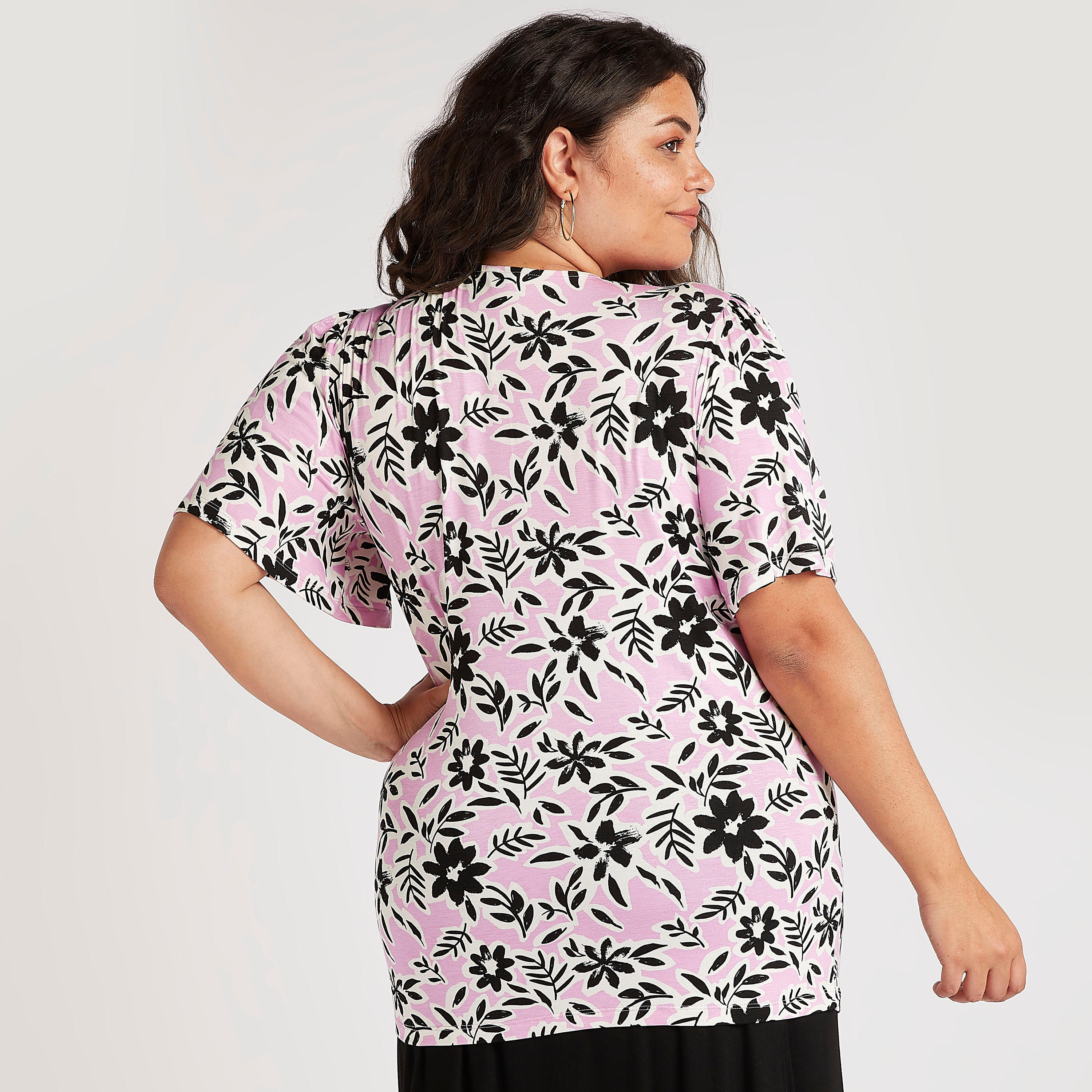 بلوزة بياقة مستديرة وأكمام قصيرة وطبعات أزهار-women-clothing-shirtsandblouses-blouses-image-1