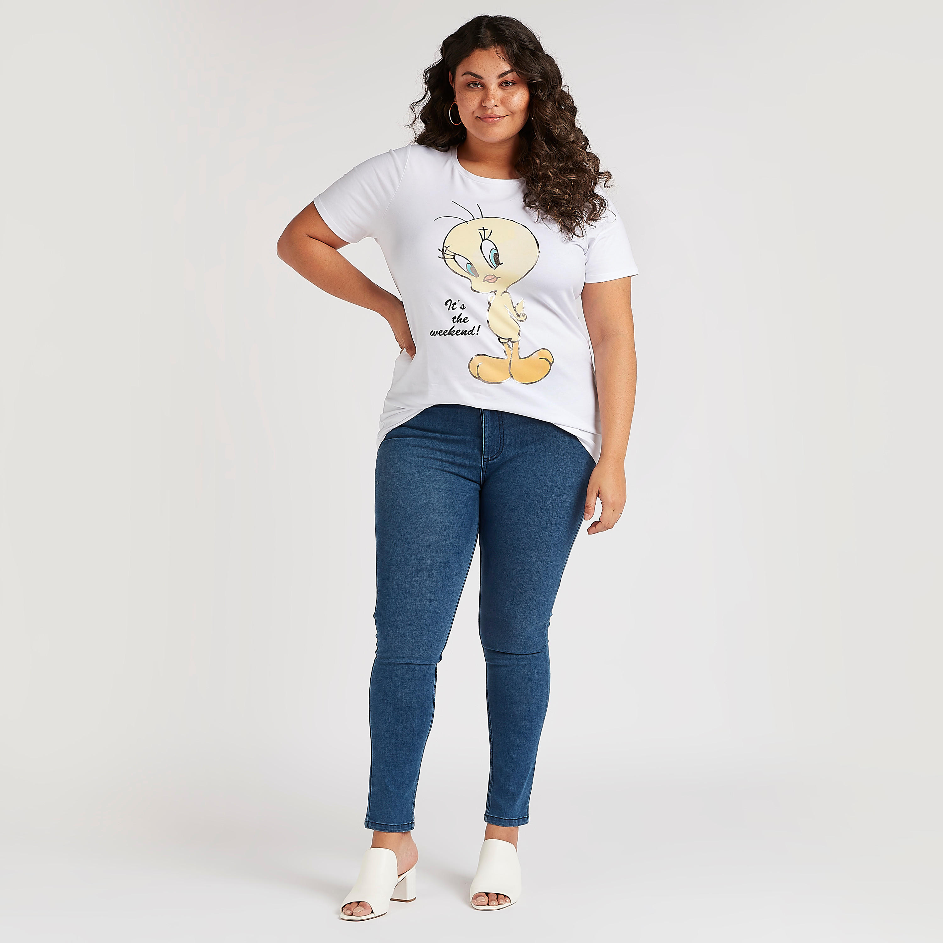 تيشيرت بياقة ضيّقة وأكمام قصيرة وطبعات-women-clothing-tshirts-image-2