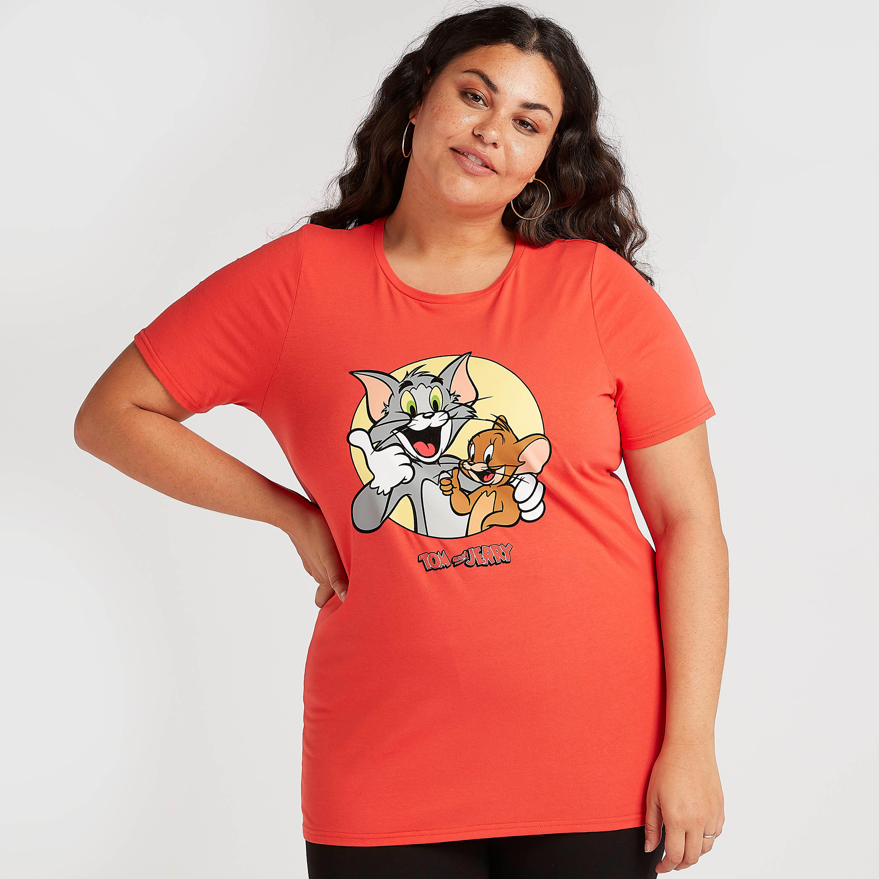 تيشيرت بياقة مستديرة وأكمام قصيرة وطبعات توم أند جيري-women-clothing-tshirts-image-1