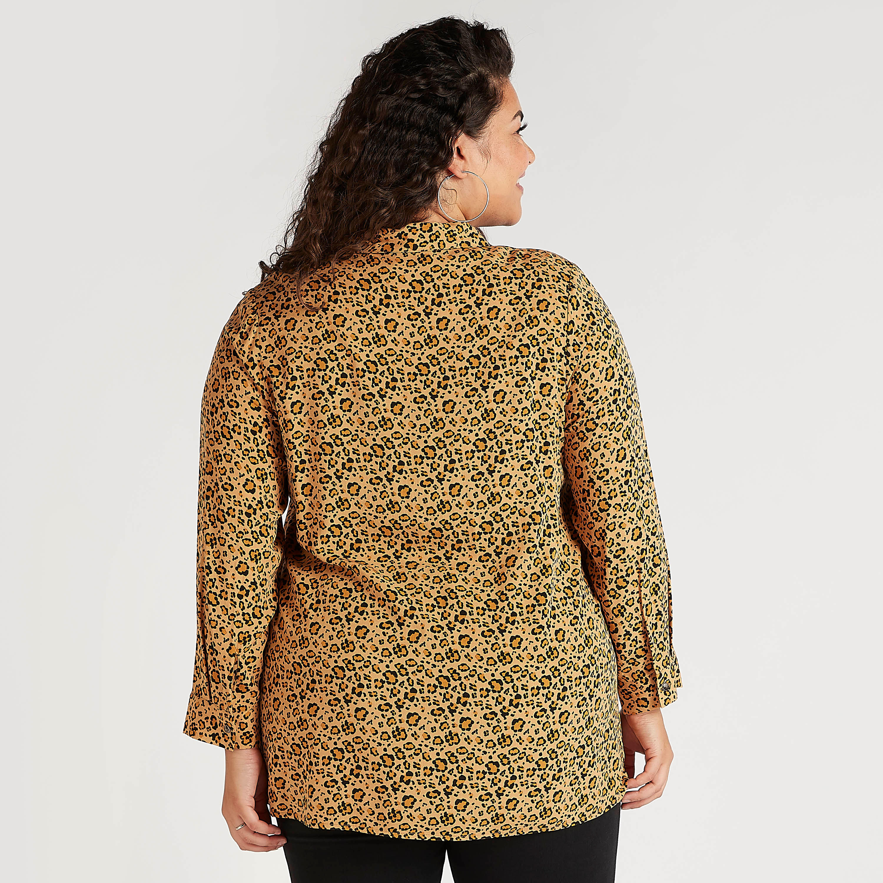 قميص بأكمام طويلة وطبعات حيوانات-women-clothing-shirtsandblouses-blouses-image-4