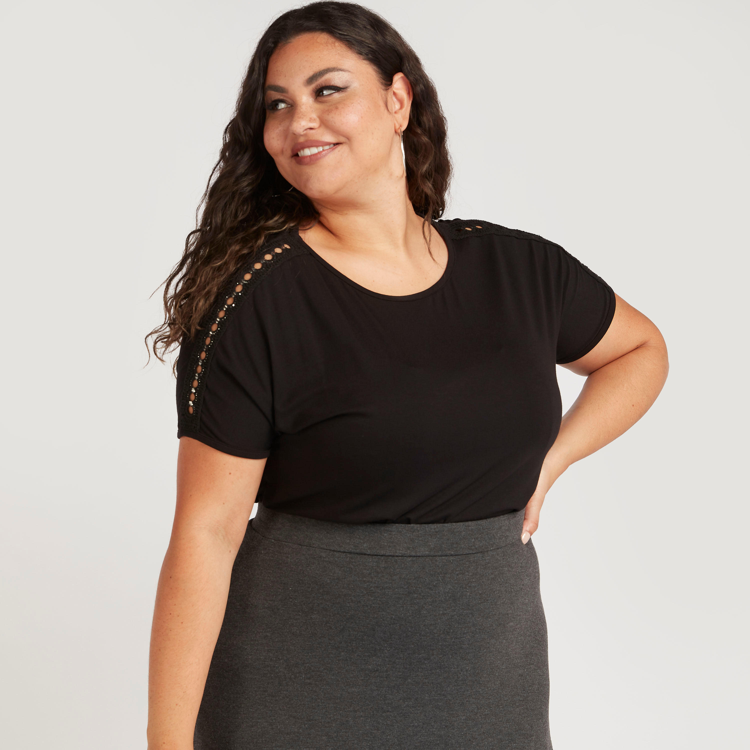 بلوزة سادة بتفاصيل دانتيل وأكمام قصيرة-women-clothing-shirtsandblouses-blouses-image-4