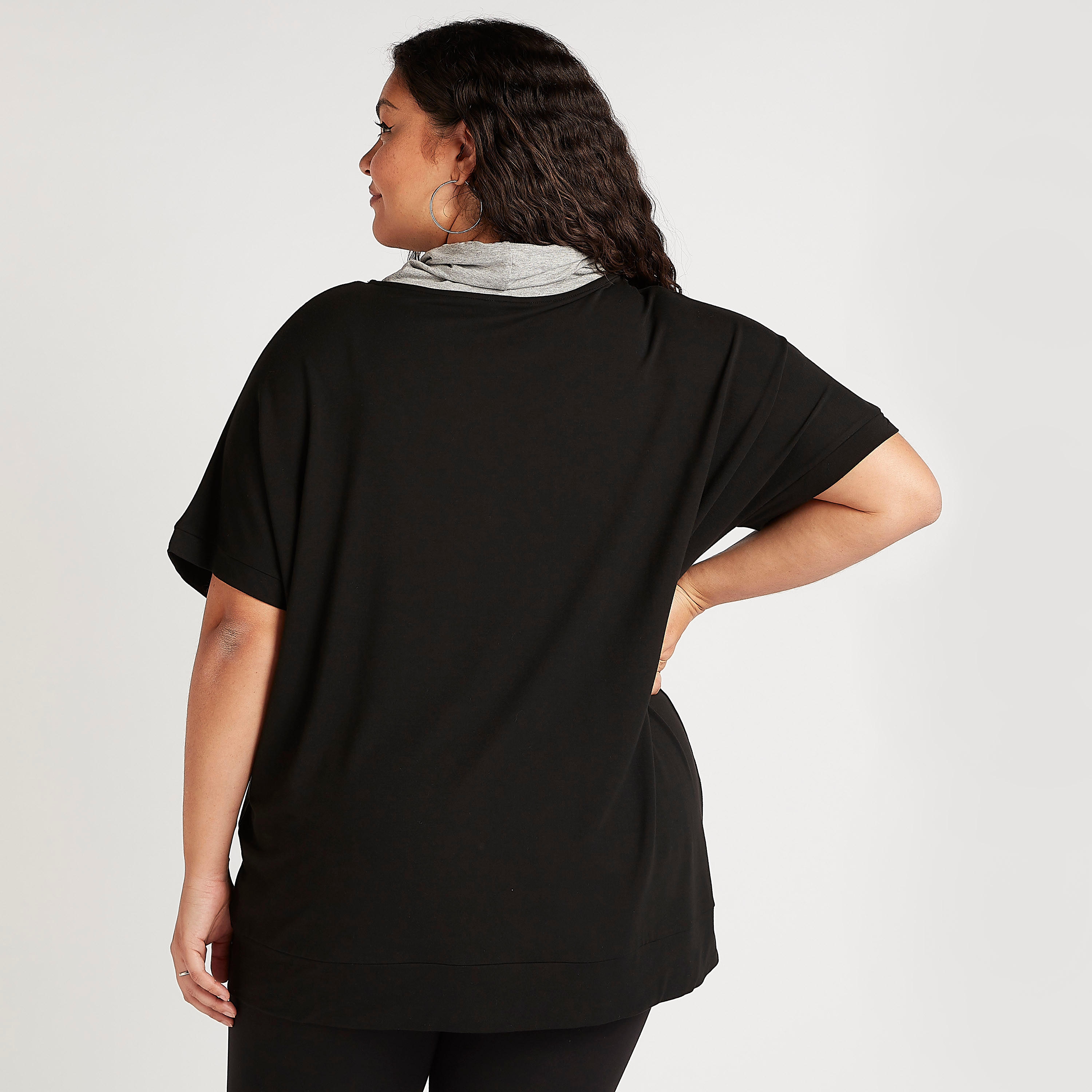 Solid High Neck Sweatshirt with Short Sleeves and Zipper Pockets-women-winterwear-hoodiesandsweatshirts-sweatshirts-image-4