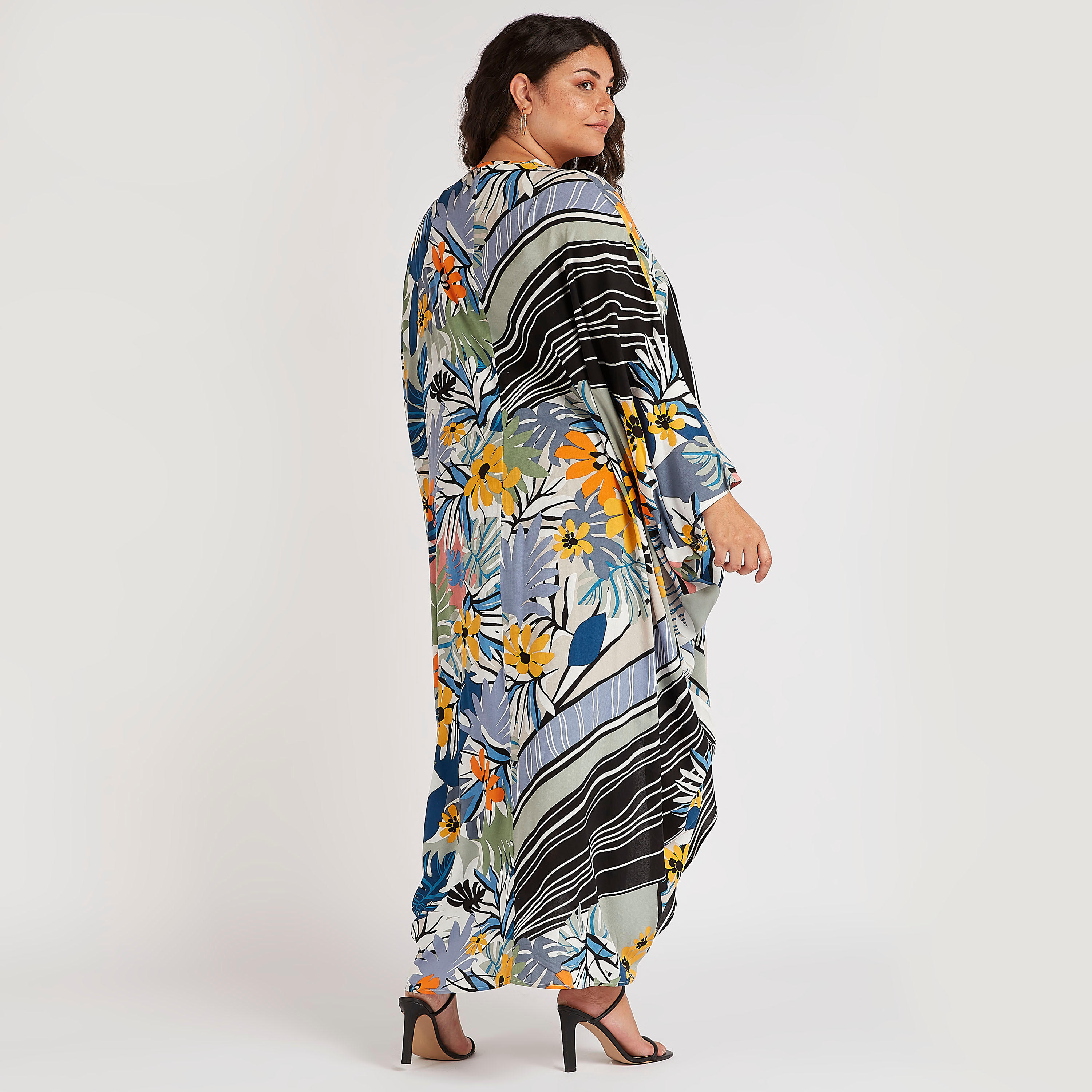 كيمونو خفيف الوزن بطبعات استوائية-women-clothing-shirtsandblouses-blouses-image-1