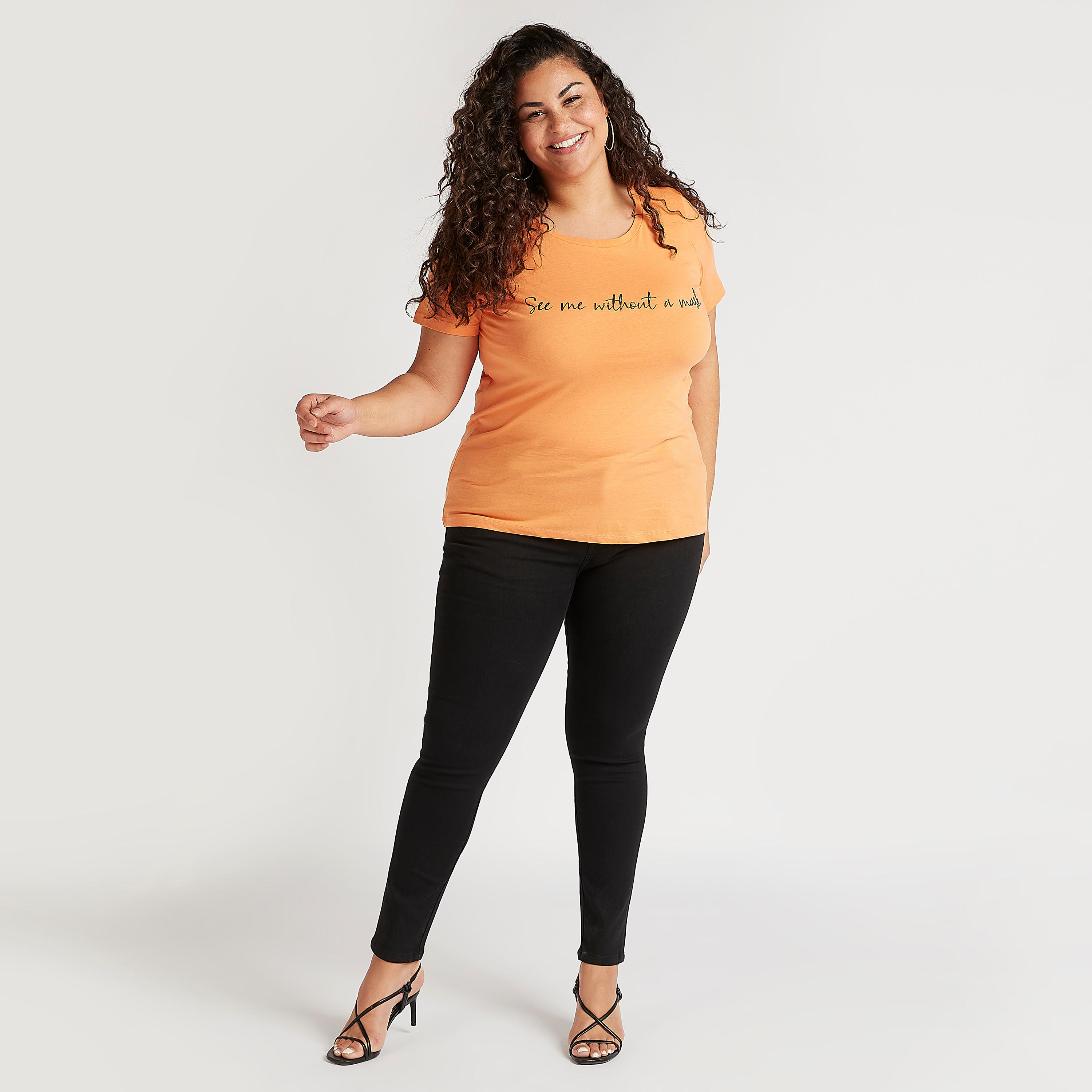 تيشيرت بطبعات شعار وياقة مستديرة وأكمام قصيرة-women-clothing-tshirts-image-2