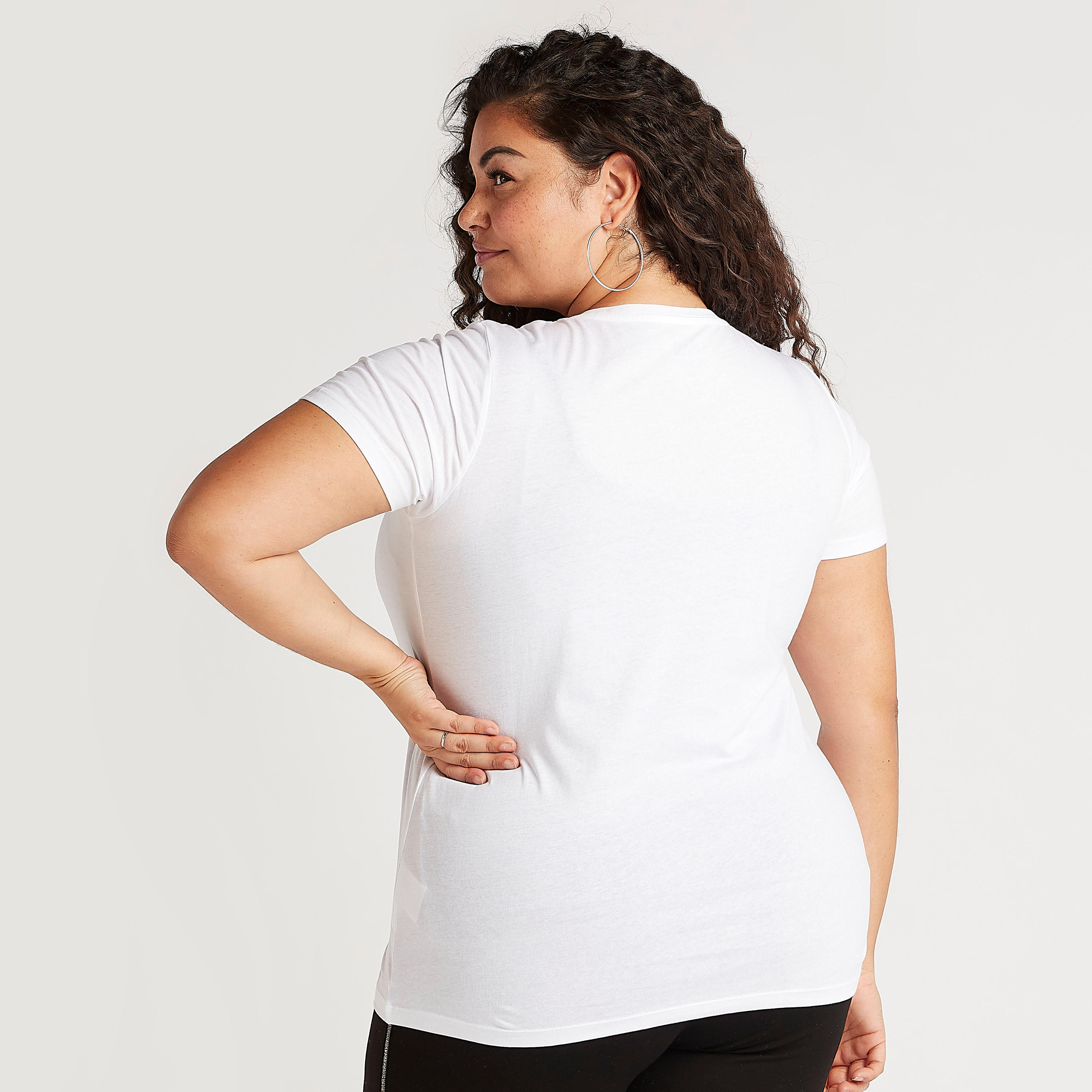 تيشيرت بطبعات شعار وياقة مستديرة وأكمام قصيرة-women-clothing-tshirts-image-4