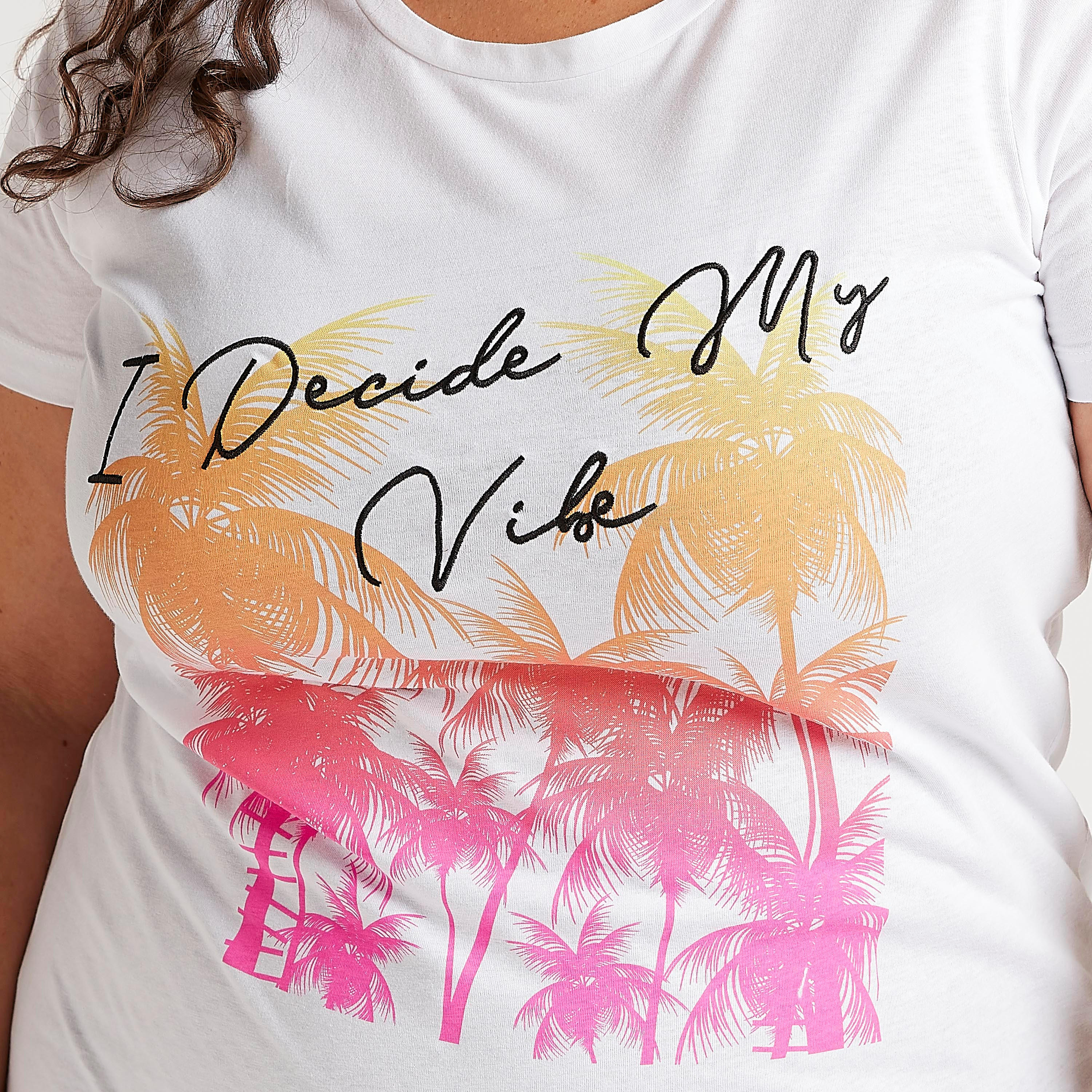 تيشيرت بياقة مستديرة وأكمام قصيرة وطبعات جرافيك-women-clothing-tshirts-image-3