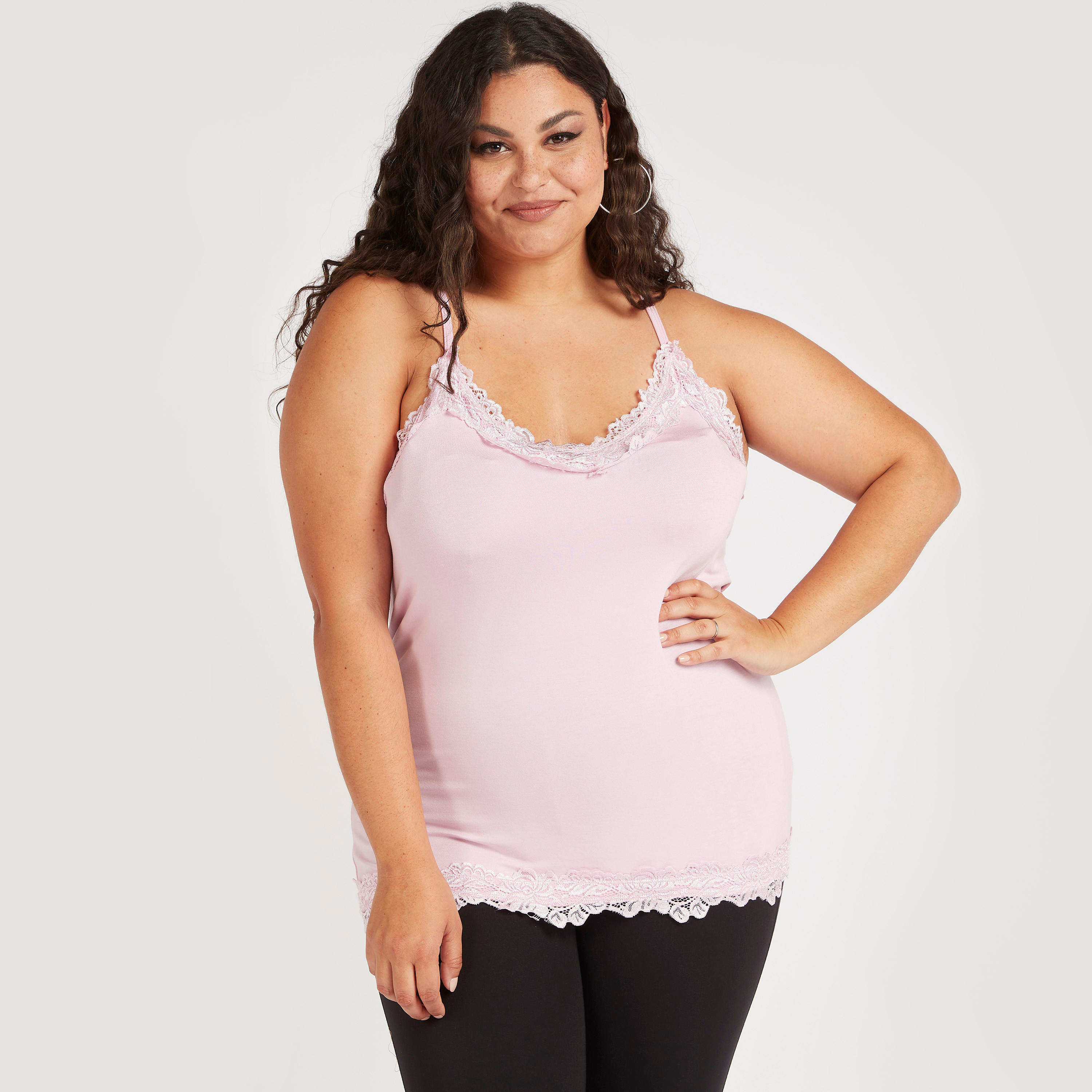 بلوزة كامي بتفاصيل دانتيل وأحزمة قابلة للتّعديل-women-clothing-tshirts-image-1