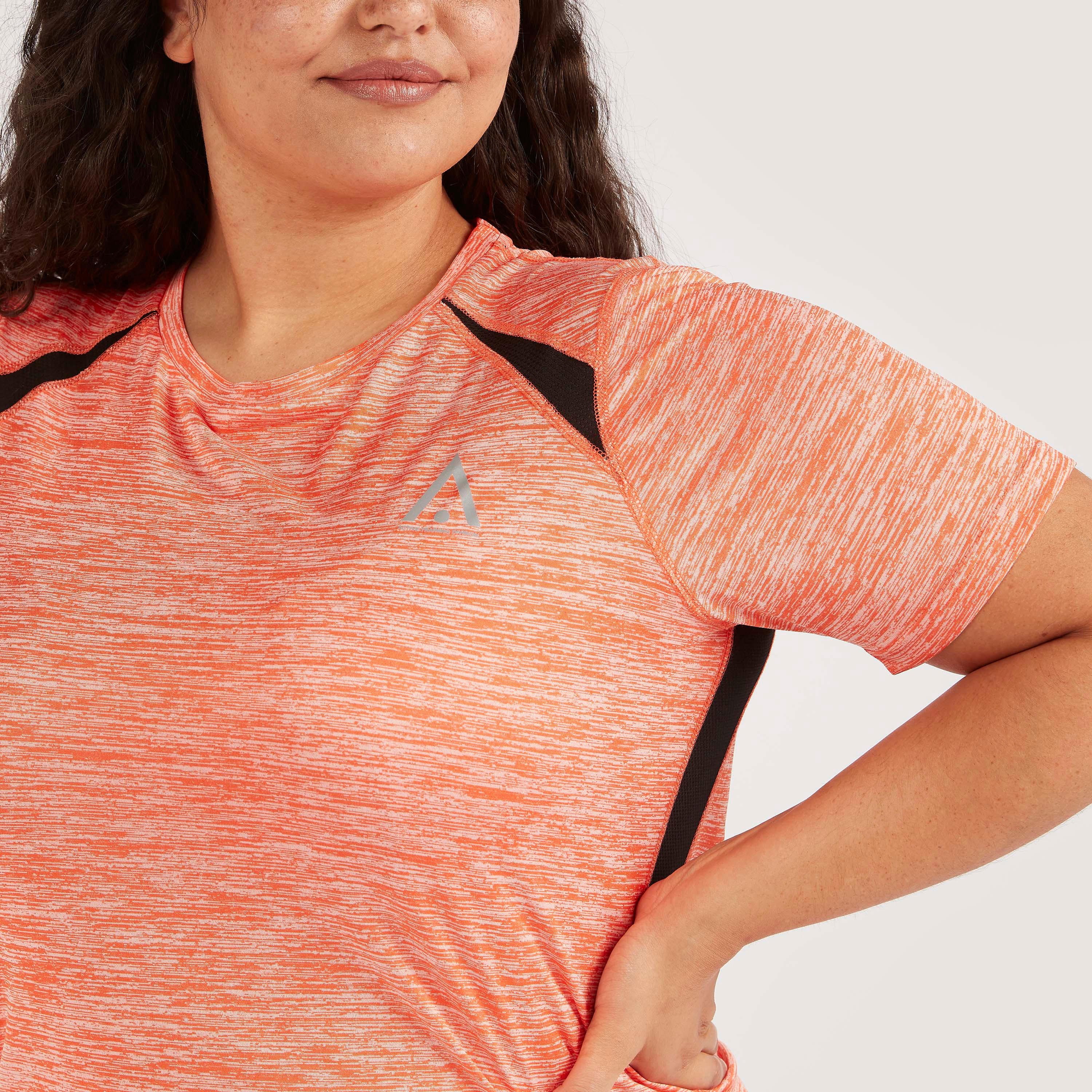 Textured T-shirt with Short Sleeves-women-clothing-sportswearandactivewear-tshirtsandvests-image-3