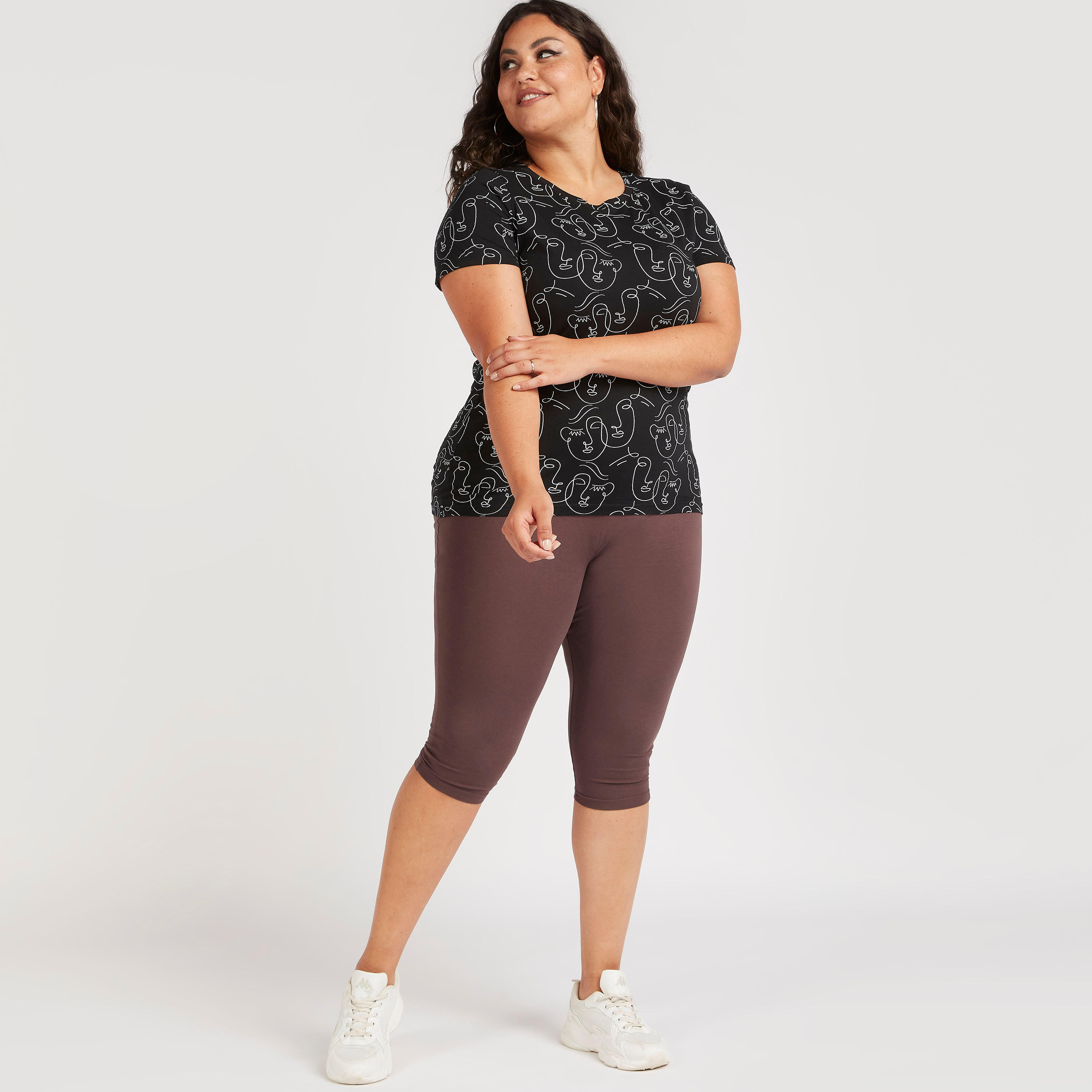 تيشيرت بياقة مستديرة وأكمام قصيرة وطبعات-women-clothing-tshirts-image-2