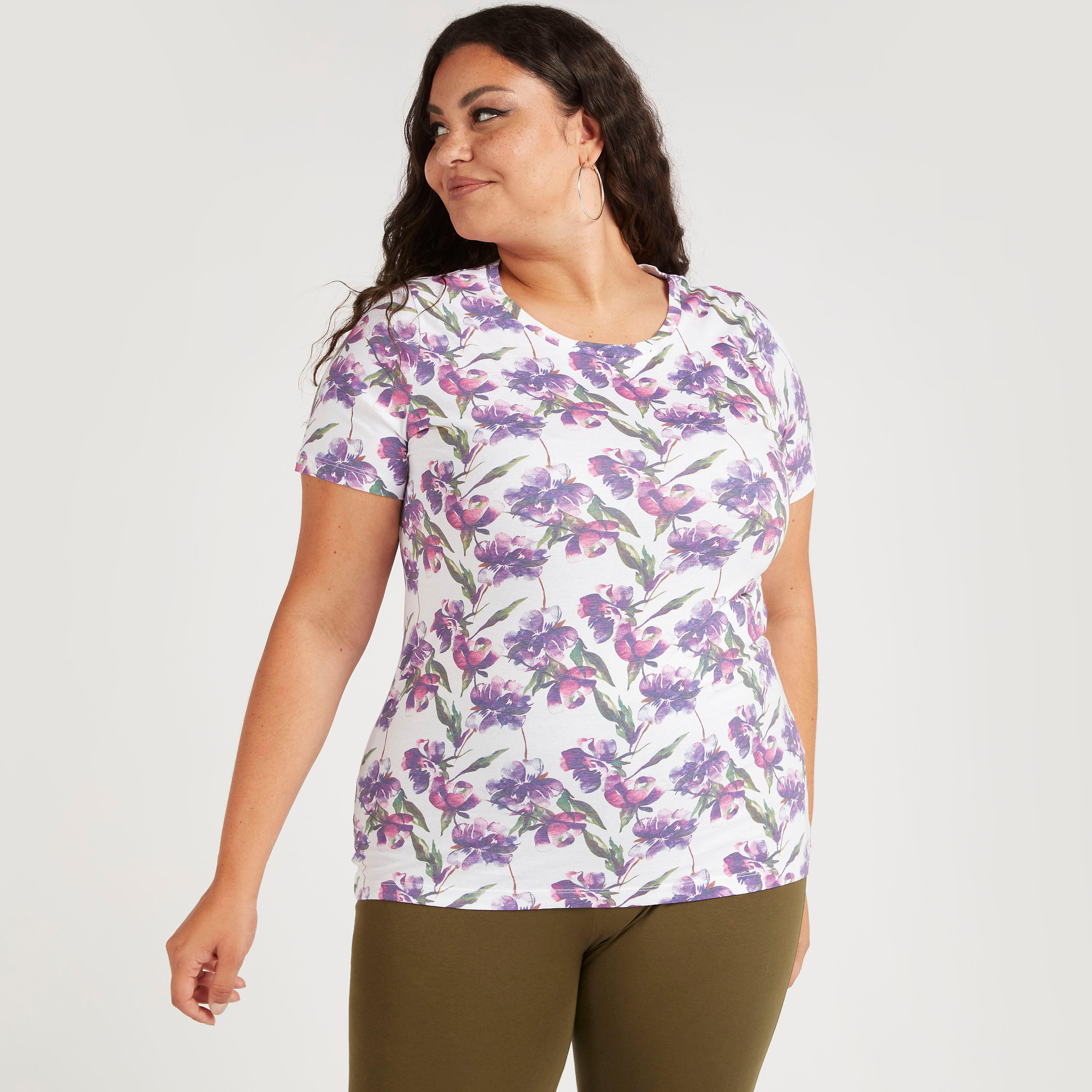 تيشيرت بياقة مستديرة وأكمام قصيرة وطبعات أزهار-women-clothing-tshirts-image-1