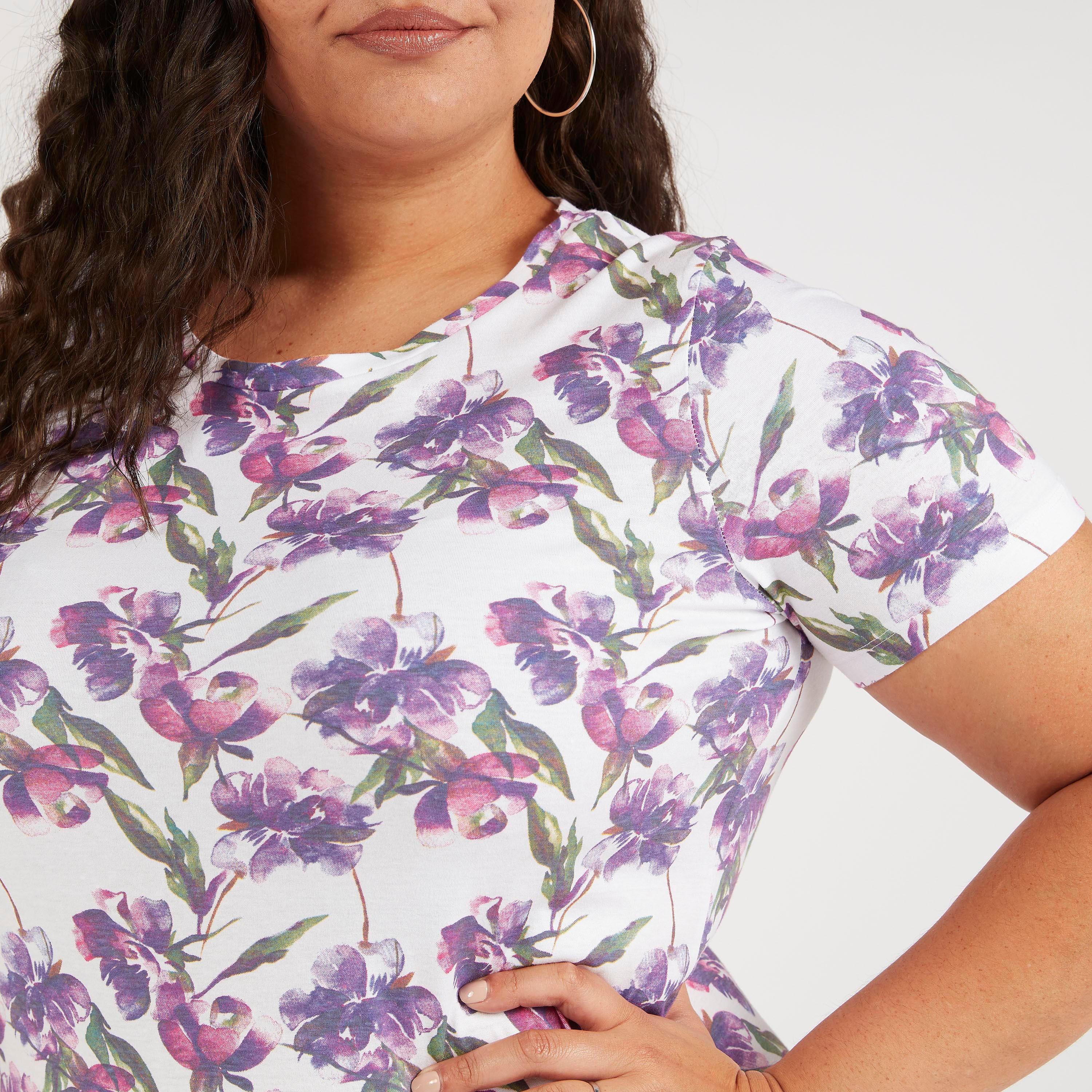 تيشيرت بياقة مستديرة وأكمام قصيرة وطبعات أزهار-women-clothing-tshirts-image-3