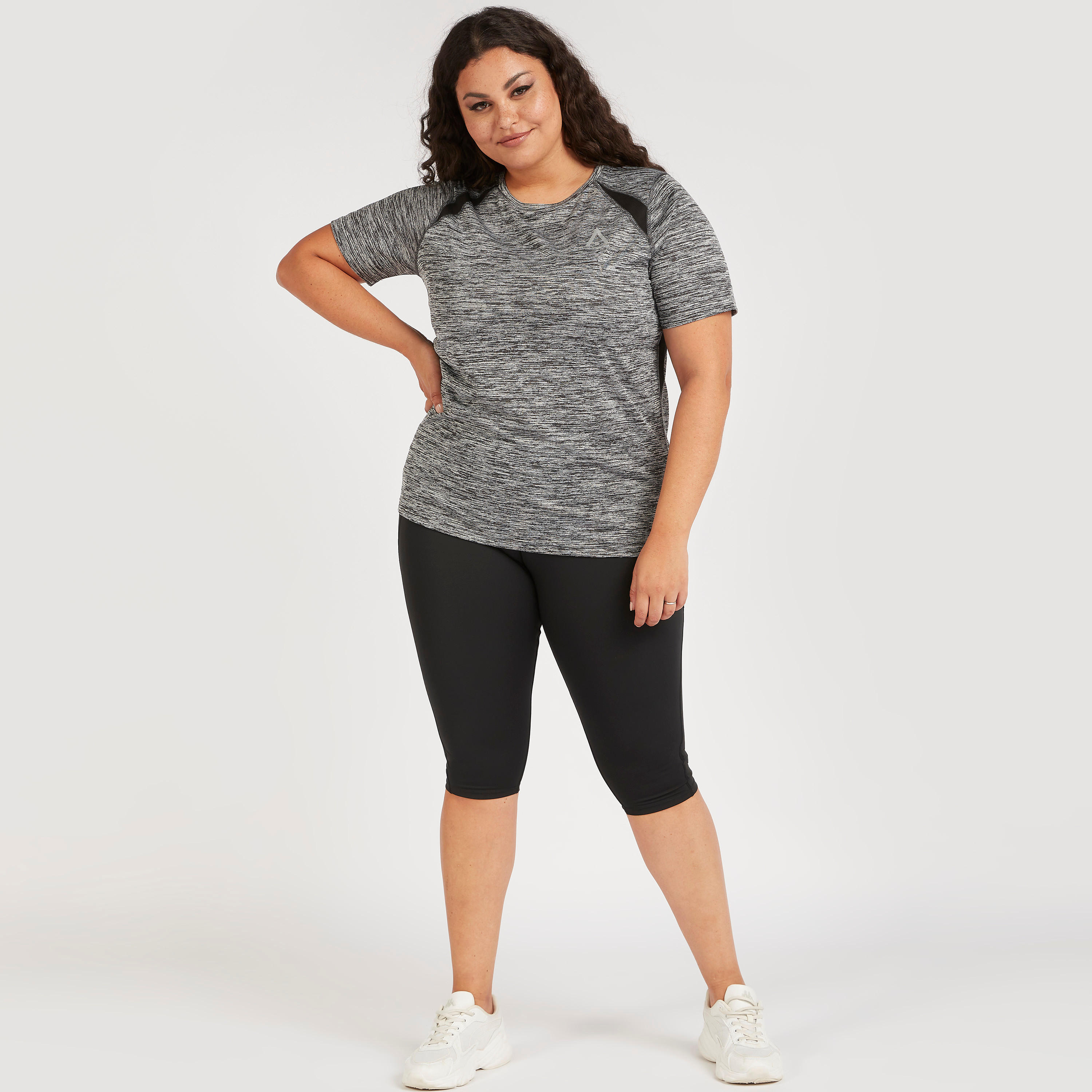 بنطلون ليقنز قصير بطبعات وخصر متوسّط الارتفاع وجيوب-women-clothing-bottoms-leggings-image-3