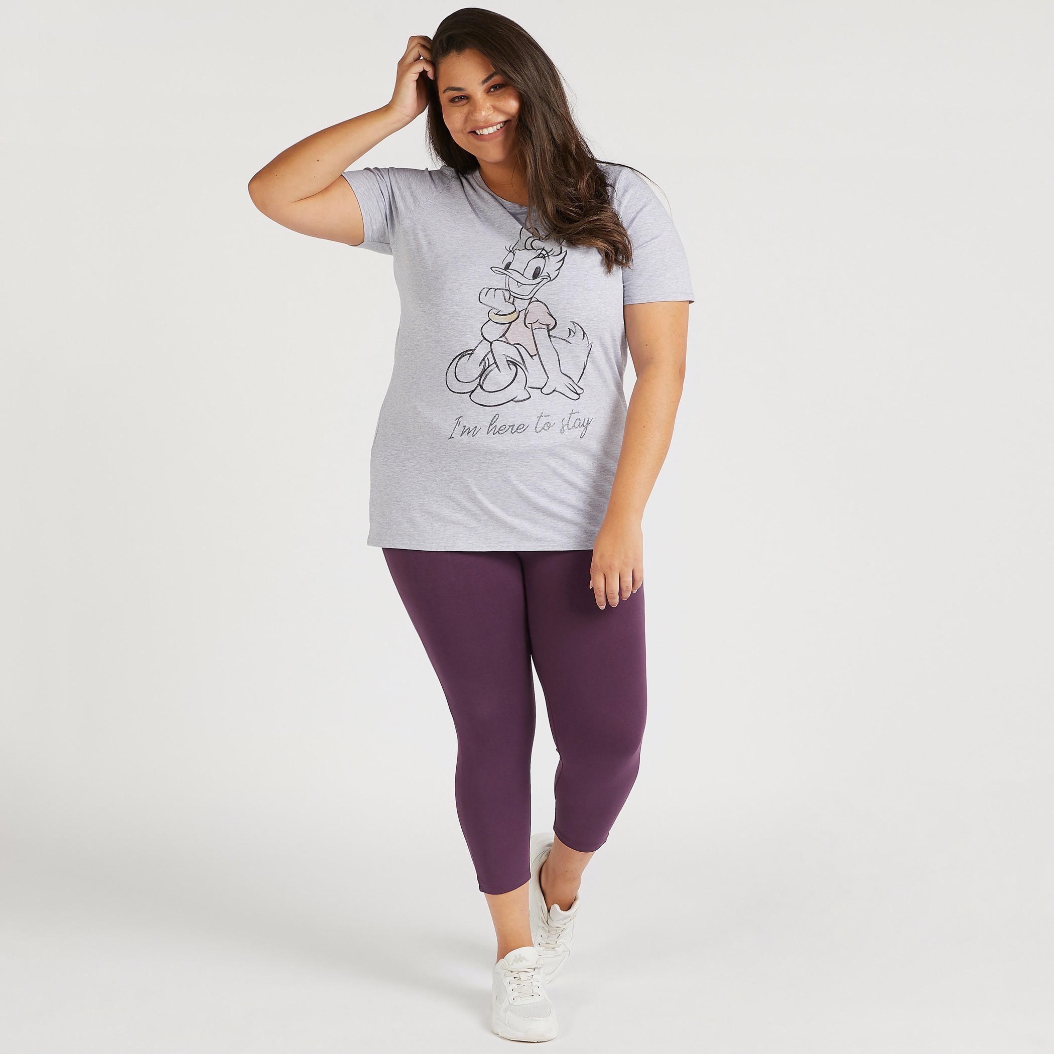تيشيرت بياقة ضيّقة وأكمام قصيرة بطبعات ديسي دك-women-clothing-tshirts-image-2