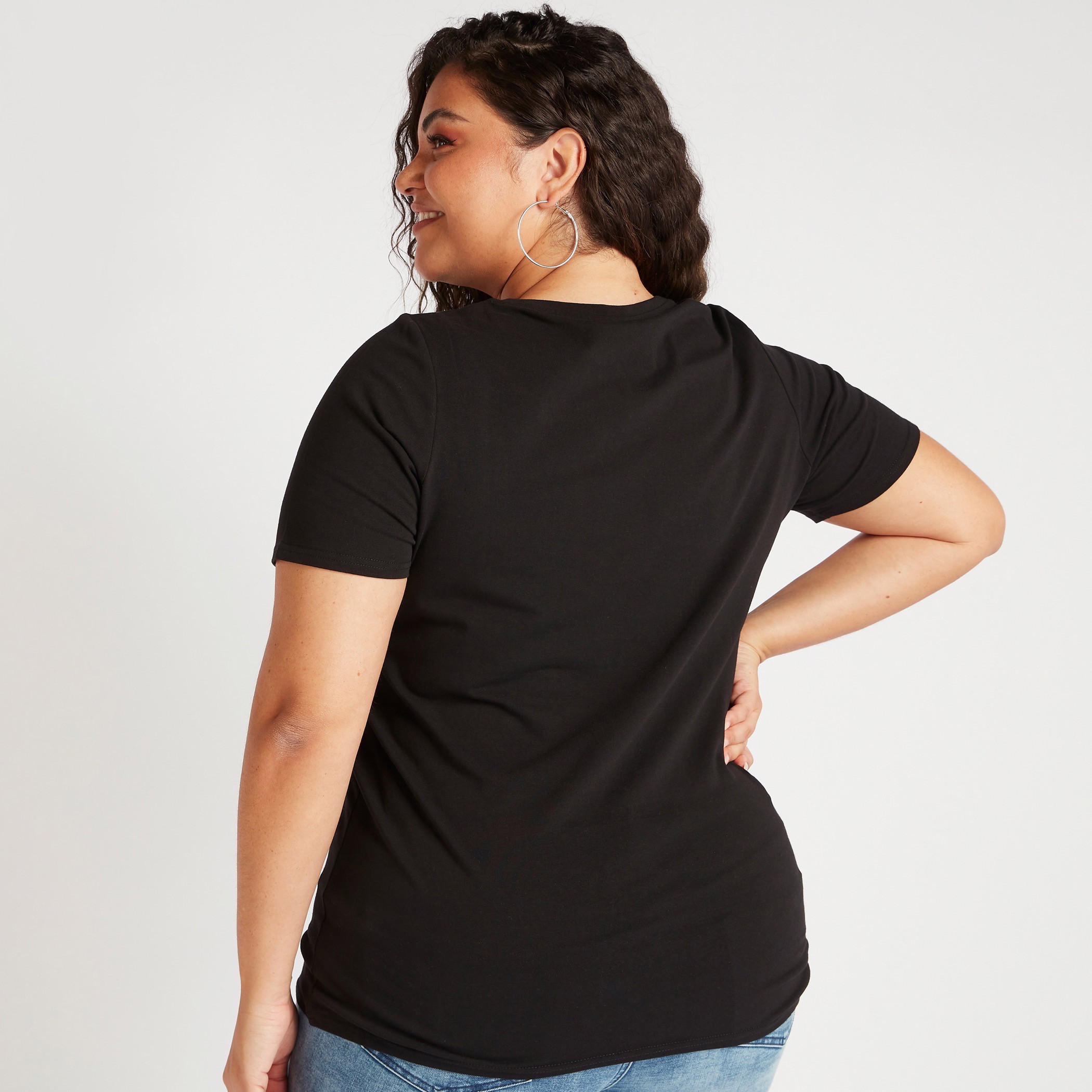 تيشيرت بياقة ضيقة وأكمام قصيرة وطبعات لوني تيونز-women-clothing-tshirts-image-4