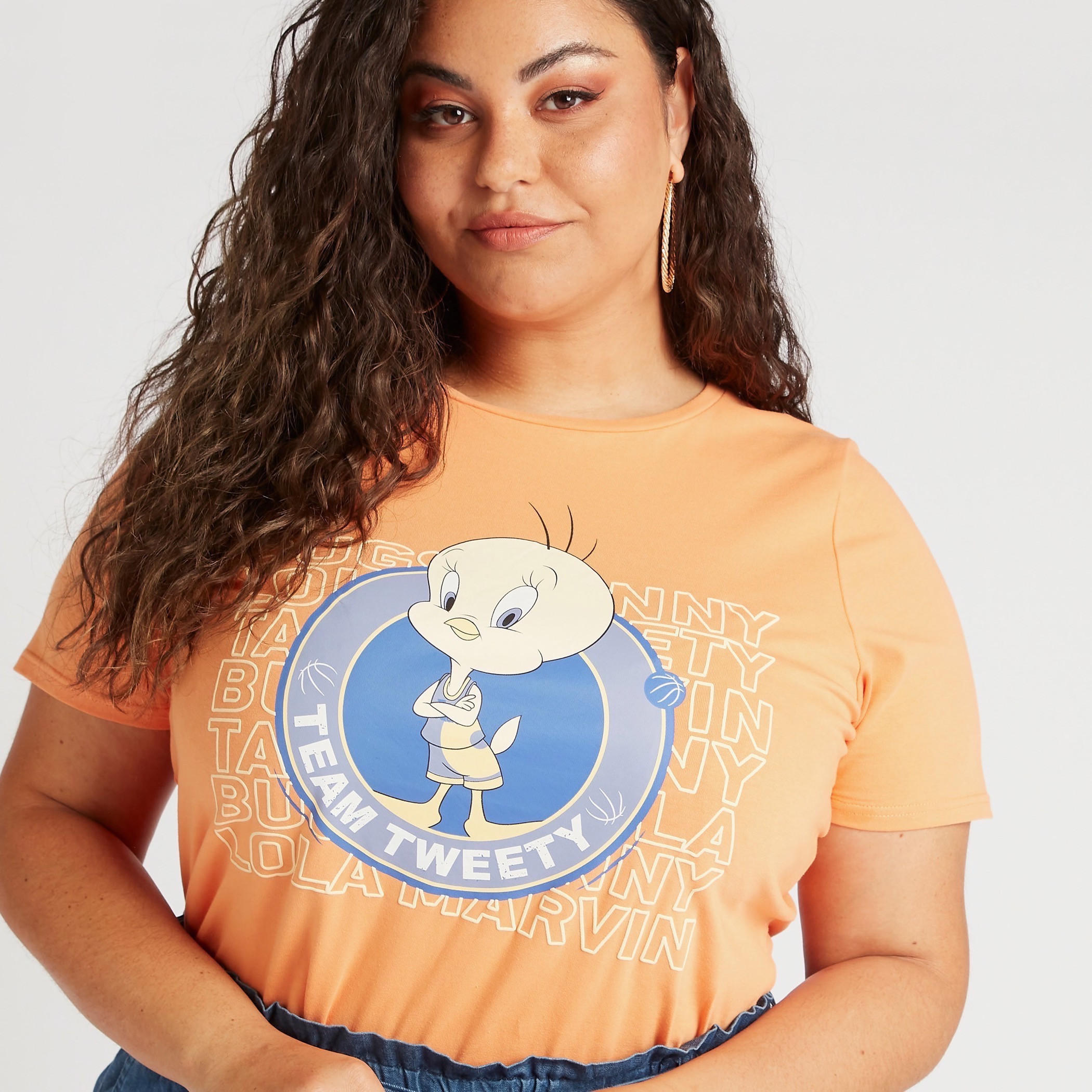 تيشيرت بياقة ضيّقة وأكمام قصيرة وطبعات-women-clothing-tshirts-image-3
